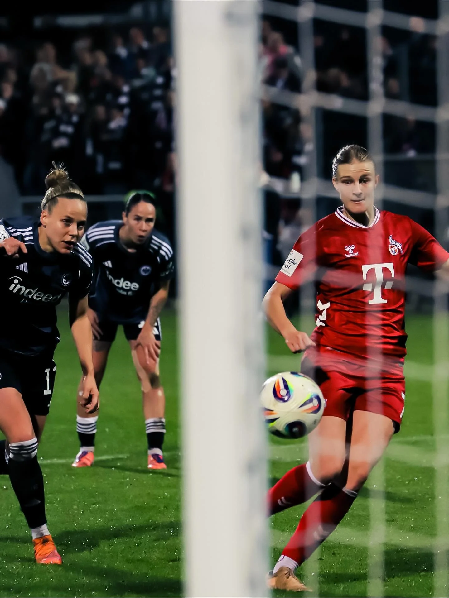 One of those moments you work, dream and hope for.
Grateful for the chance to capture a professional team tonight &ndash; dreams really do come true. 💫

#lightbysr #sportsphotography #sportsphotographer #footballphotography #womensfootball #womensso
