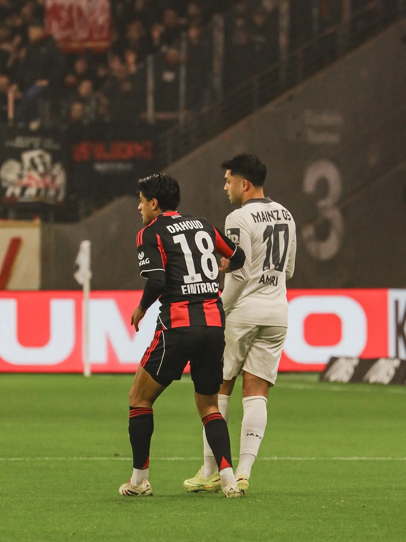 What a night! 😍
Sold-out stadium, pure emotions, and I got to capture it all. ⚽📸

#EintrachtFrankfurt #SGE #FootballPhotography #SportsPhotography #Matchday #LightBySR #WomensFootball #GameDay #StadiumVibes #PhotoOfTheDay #SportsPhotographer #Footb