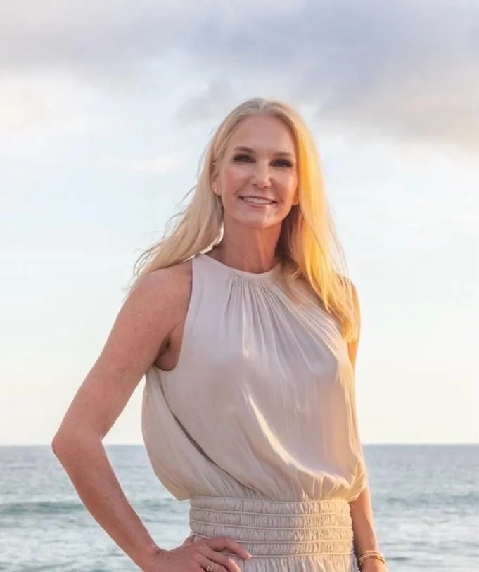 Encinitas  Arts Alive banner artist spotlight!

Drawing inspiration from the natural beauty of the California coastline, Nancy Fraiser&rsquo;s work reflects a modern, minimalist approach to traditional landscape painting. Through subtle color and ref