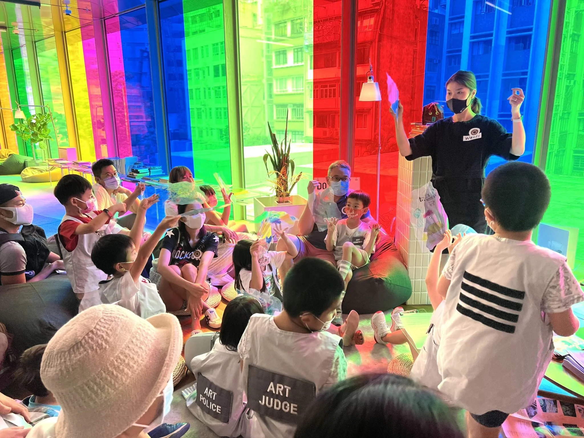 「大館當代美術館家庭日」的一種參與式學習