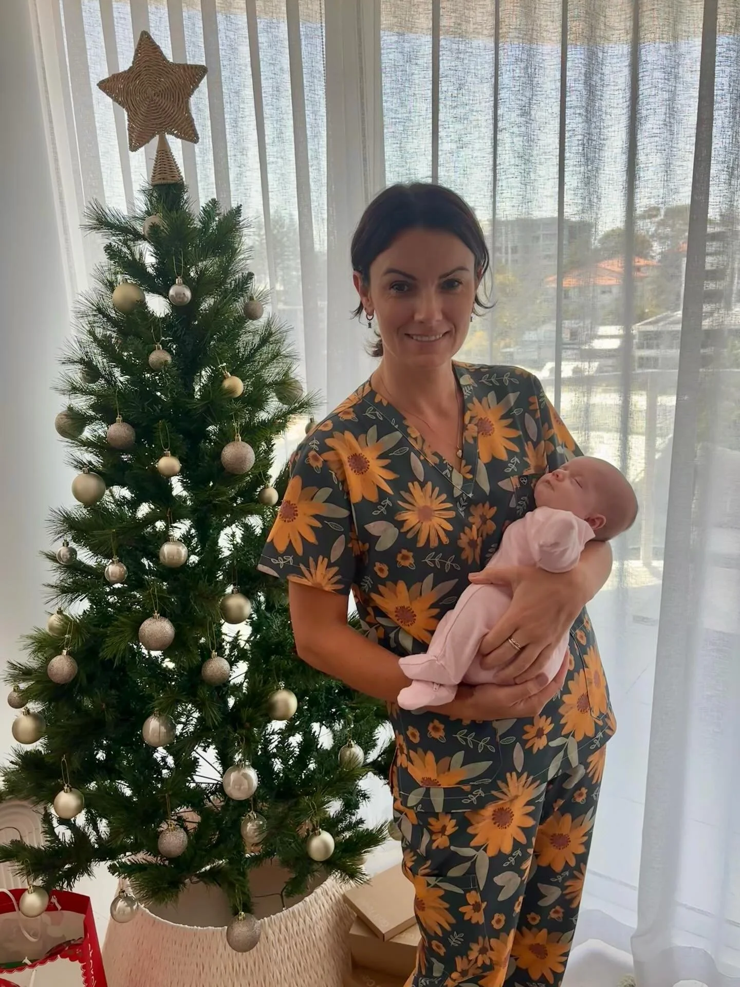 Little Iavana&rsquo;s progress has been a joy to watch!
1kg gained in just 5 weeks, all thanks to her mum&rsquo;s incredible milk. 🌱💕 
Discharge visits are always tough&hellip; saying goodbye isn&rsquo;t easy, but I&rsquo;m grateful to support fami