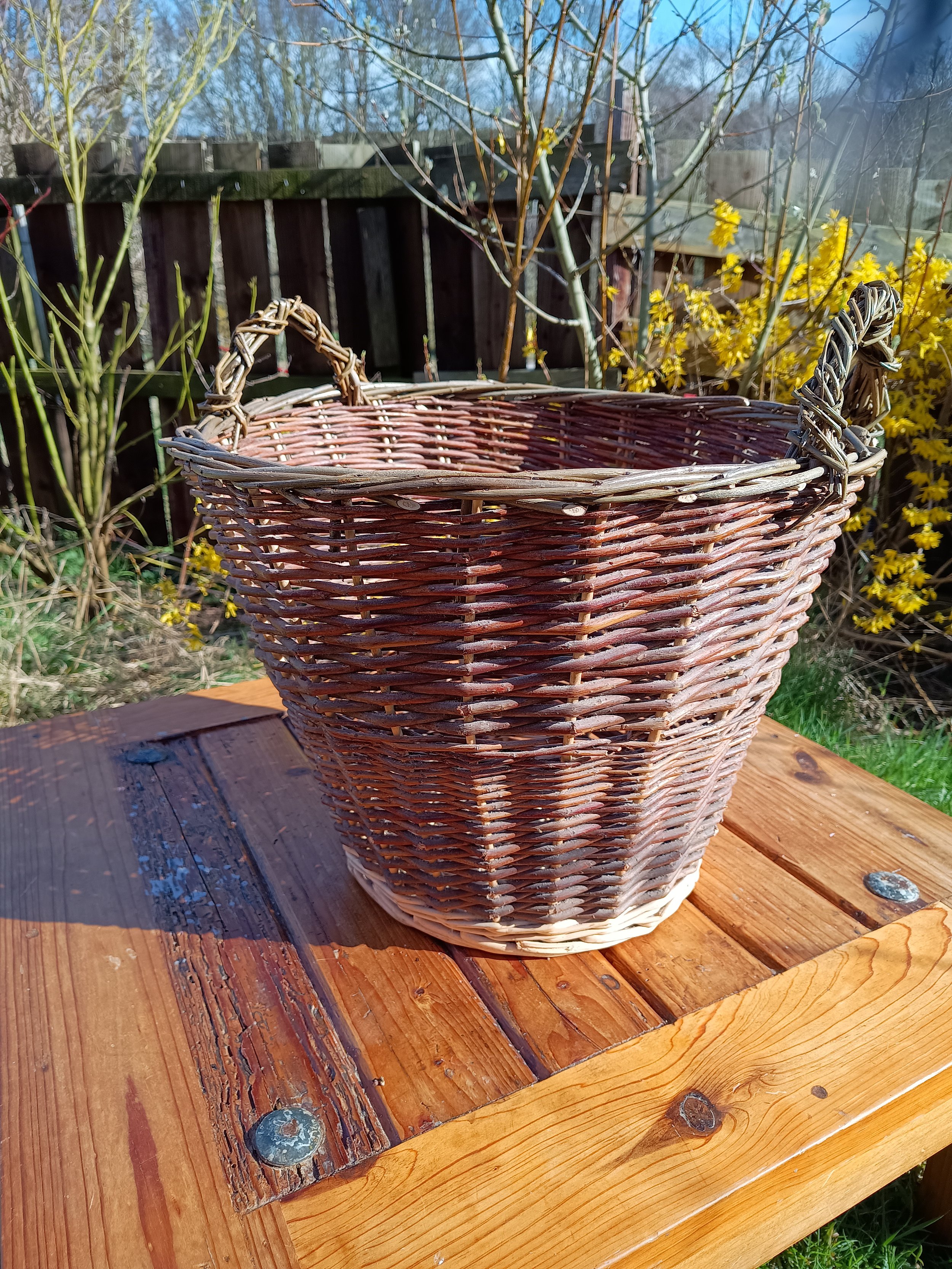 Item 18 medium sized log basket £55