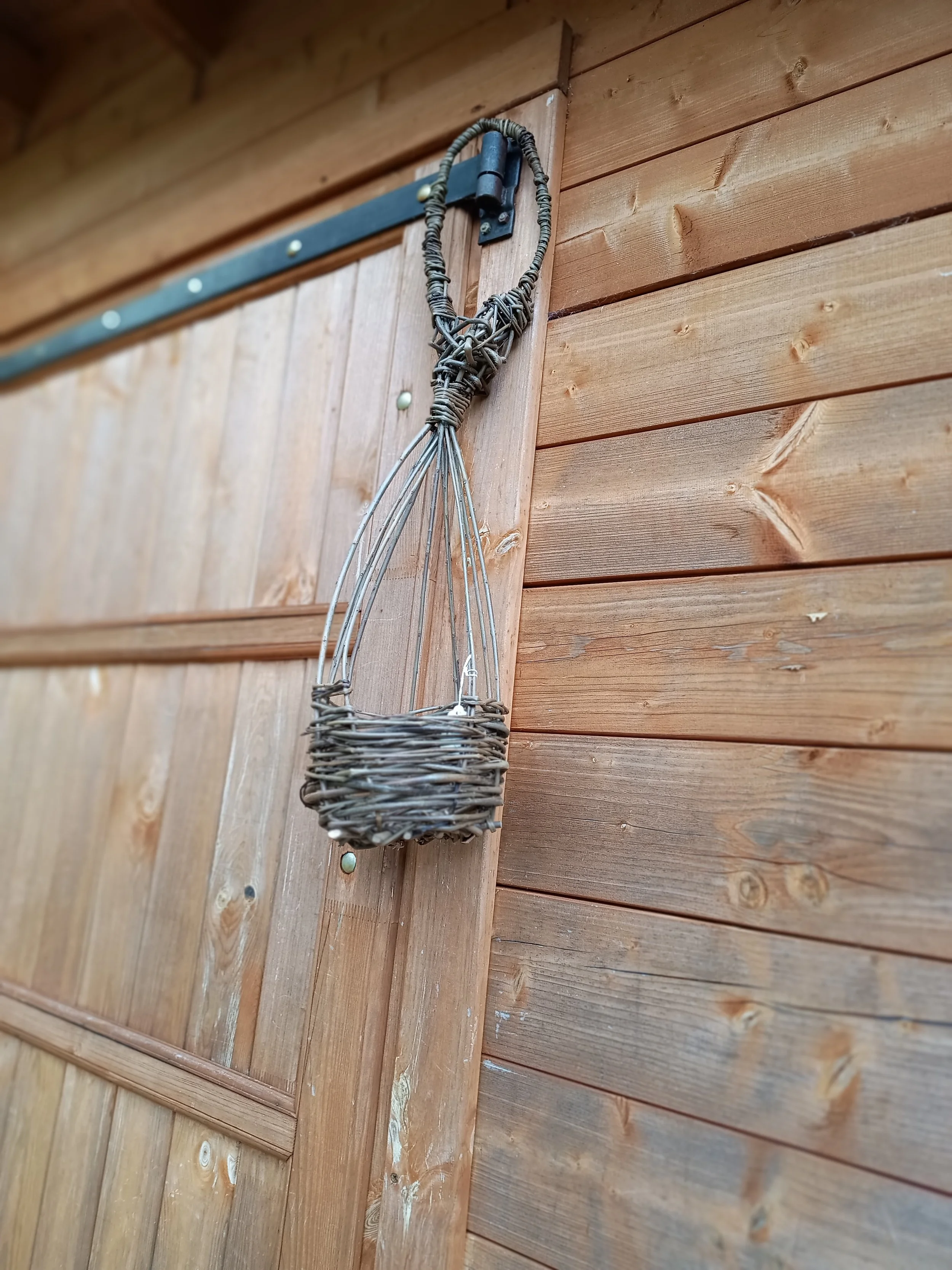 Item 15 Small hanging plant basket for indoor or outdoor plants £15