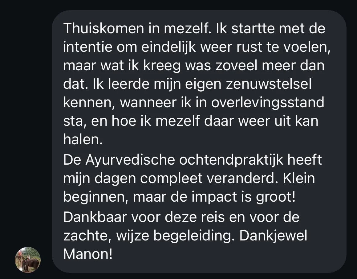 Screenshot van een chatbericht in het Nederlands over persoonlijke reflecties en dankbaarheid voor een reis en begeleiding.
