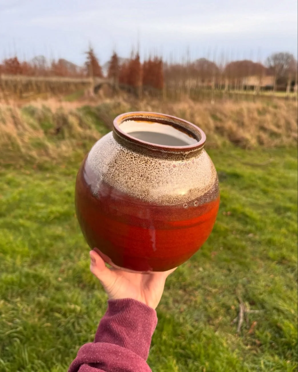 Red speckled moon jar, thrown in two halves. 
Loving the process for these forms 🍁🍂🍃

#ceramics #pottery #wheelthrowing #glazing