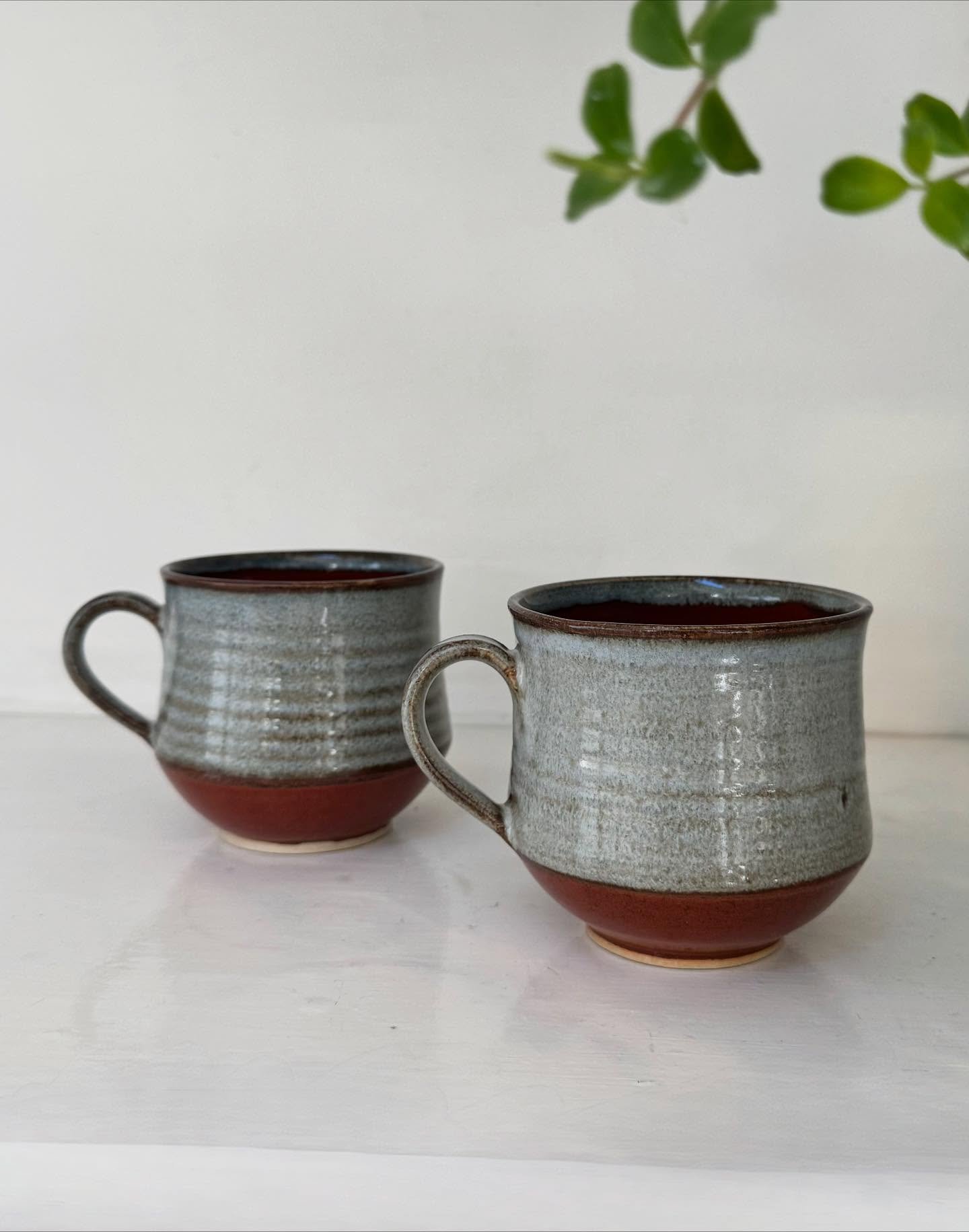 I&rsquo;ve been loving deep reds this autumn, especially paired with this cool blue glaze. These little coffee cups are definitely a new favourite of mine!

#ceramics #pottery #ceramicartist