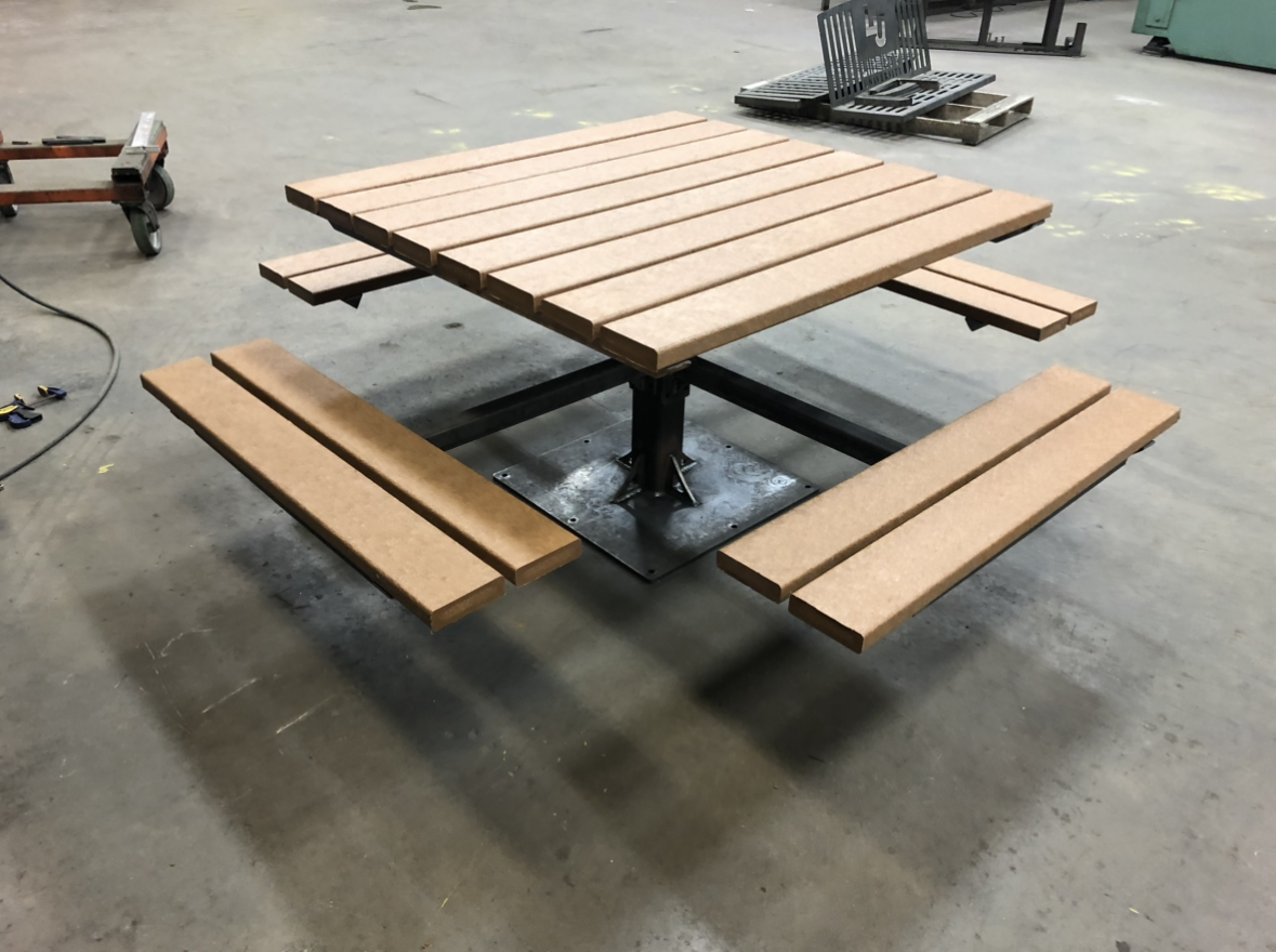 Picnic Table.PNG