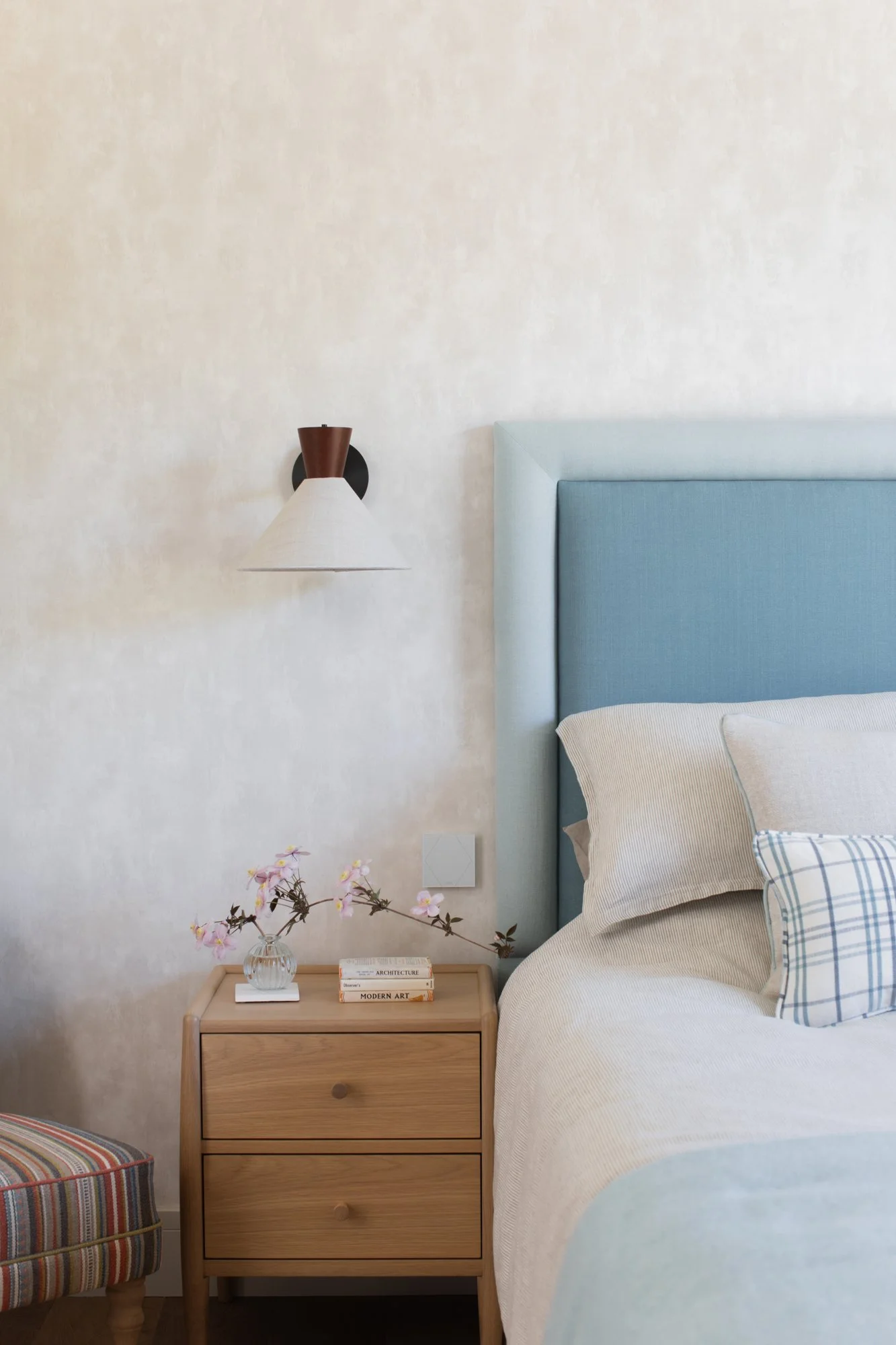 Golant-Tanya-Bentley-Interior-Architect-Bedrooms-030.jpg