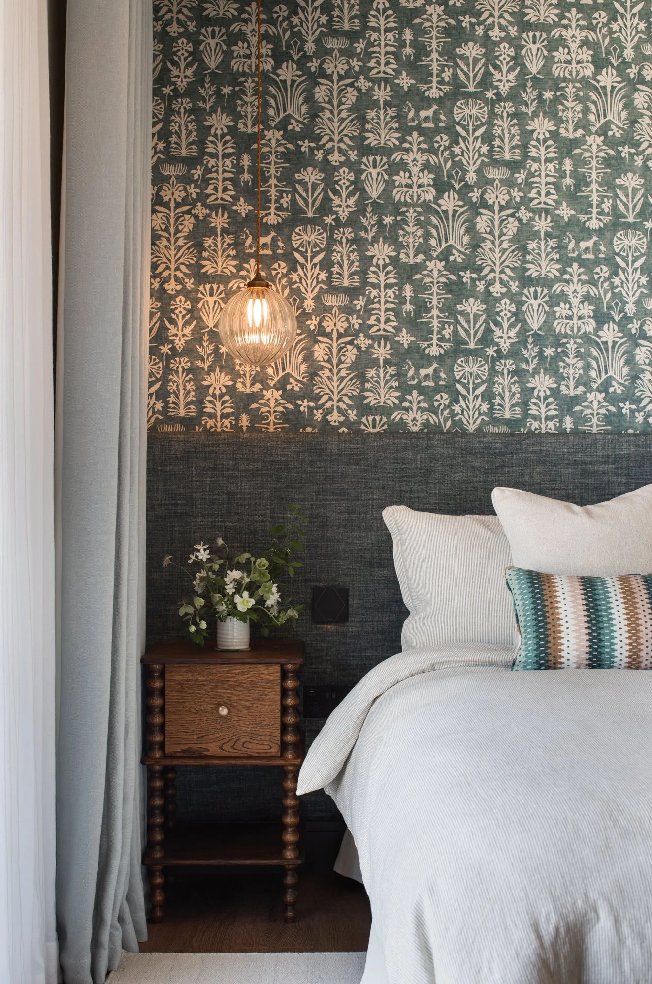 Golant-Tanya-Bentley-Interior-Architect-Bedrooms-047.jpg