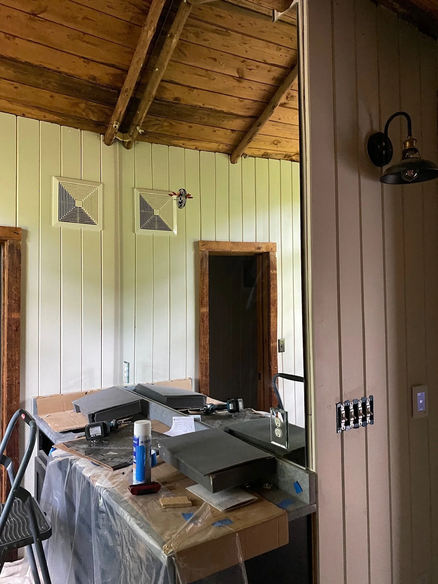 Hilltop Cabin - kitchenette