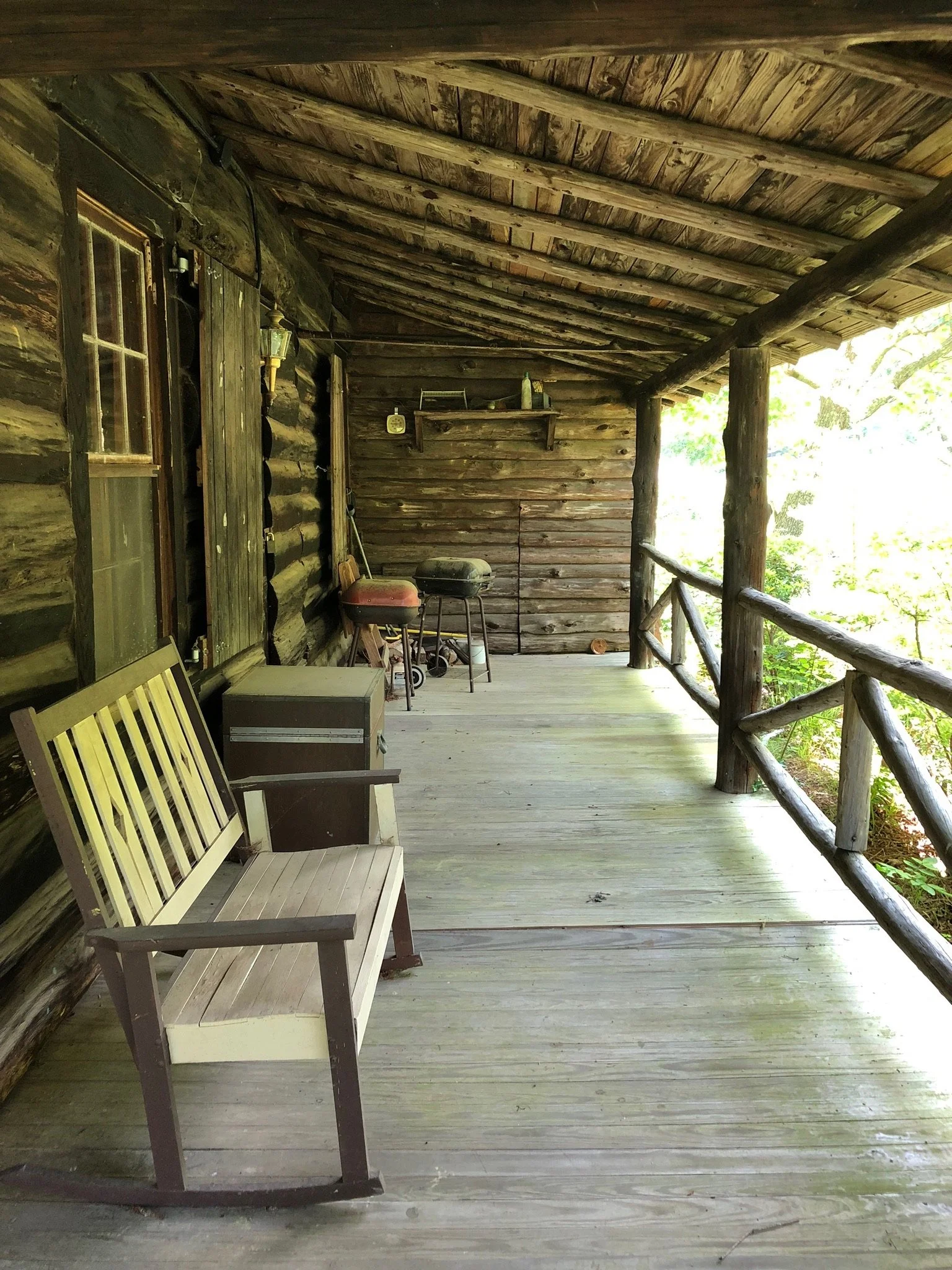 Lakeside cabin - porch