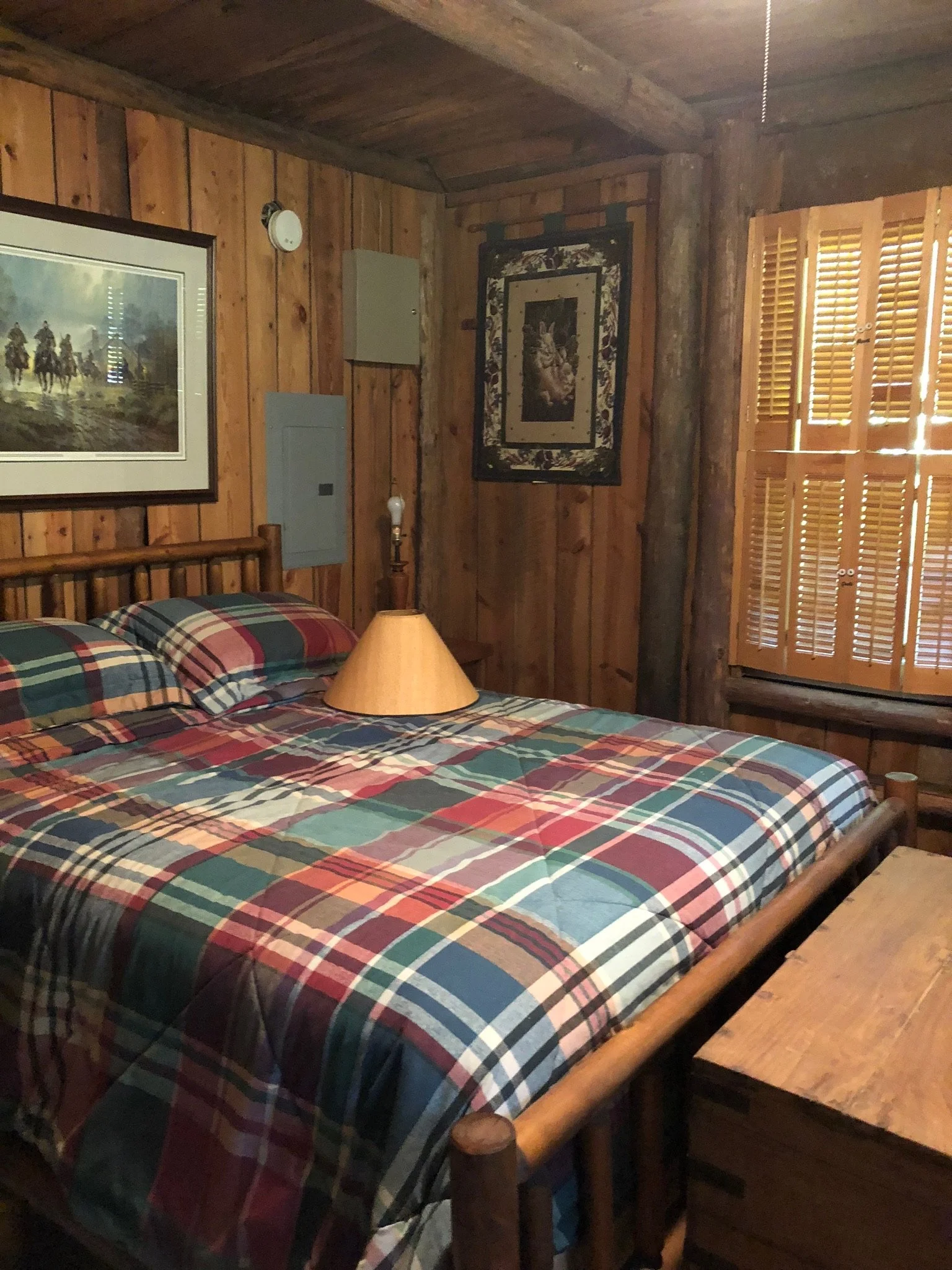 Lakeside cabin - bedroom