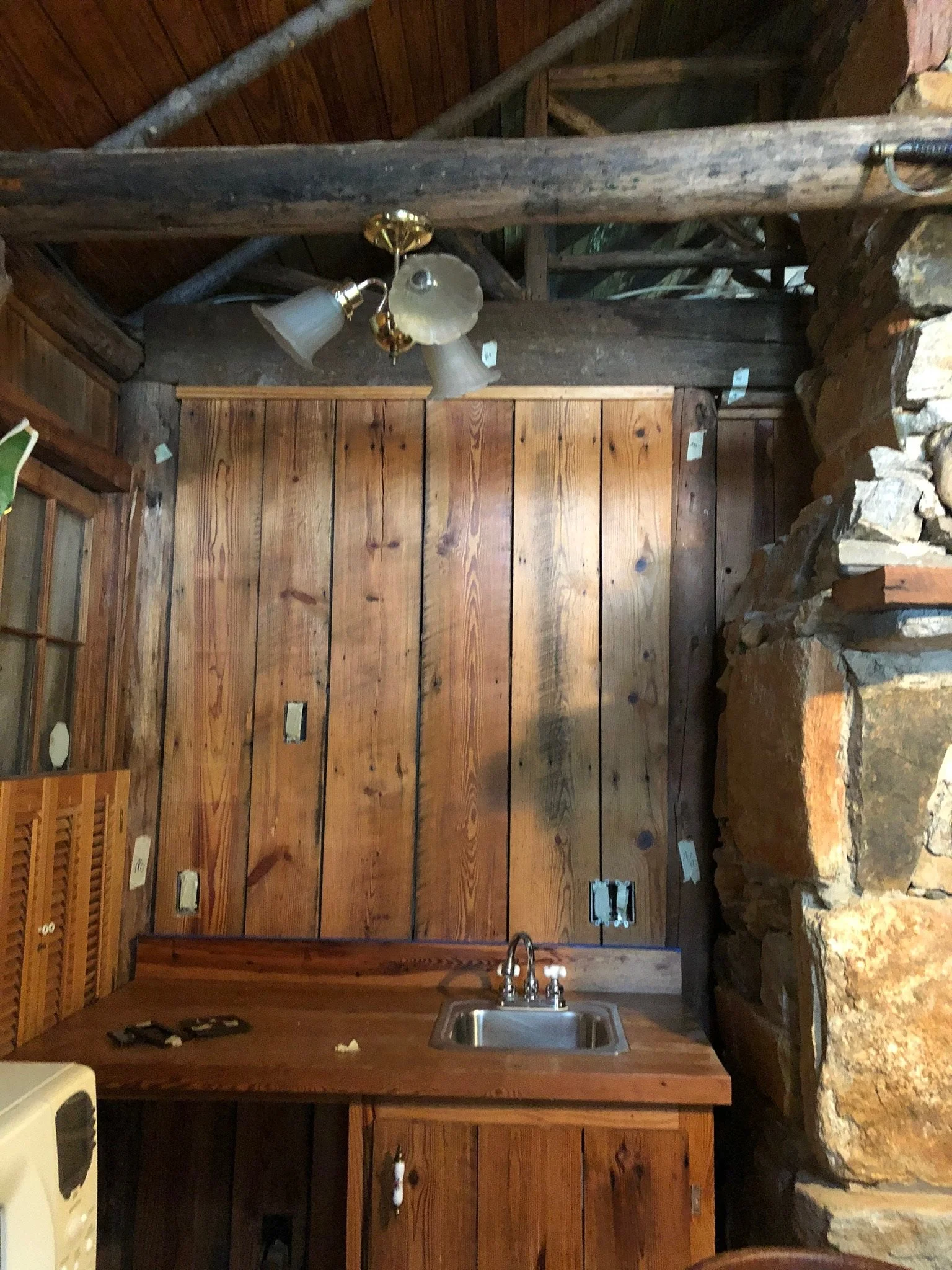 Lakeside Cabin - kitchenette