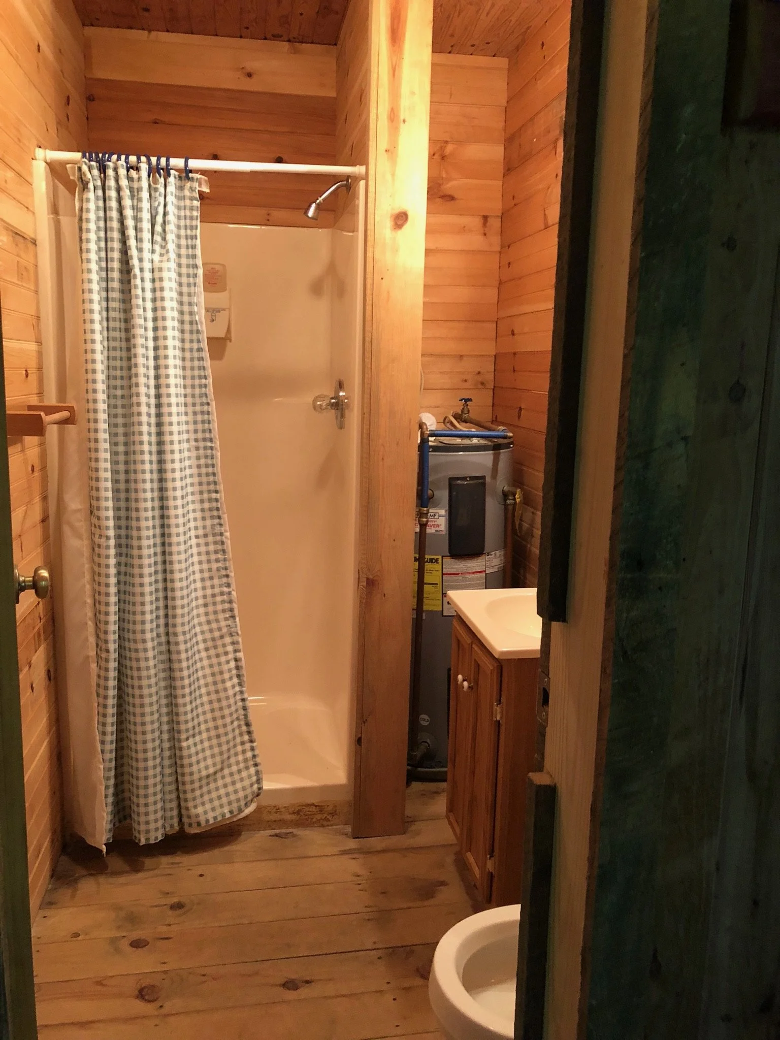 Hillside cabin - bathroom