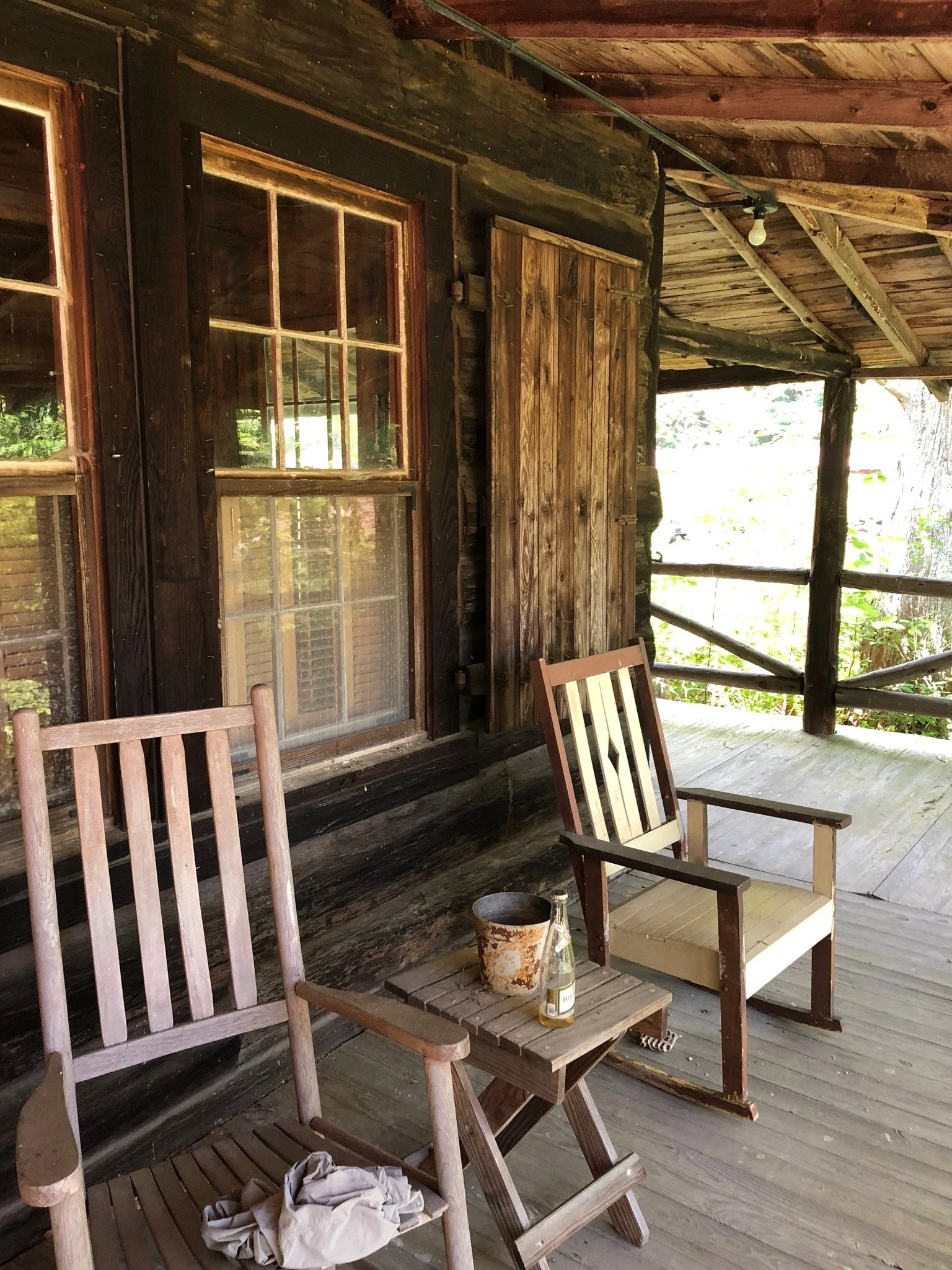 Lakeside cabin - porch