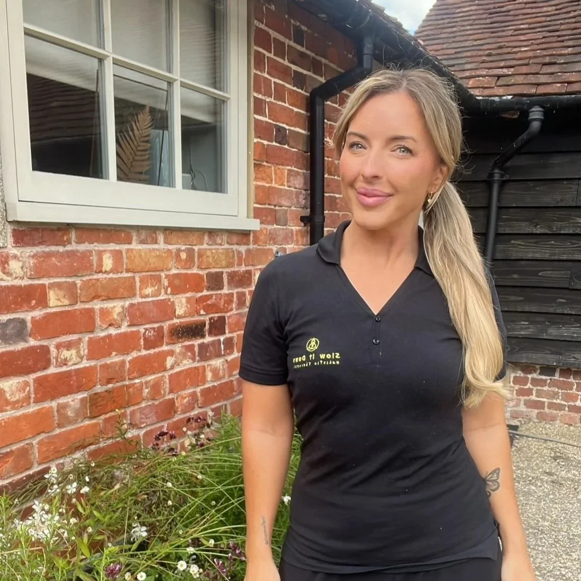 Melanie Adams Profile Pic 2.jpg