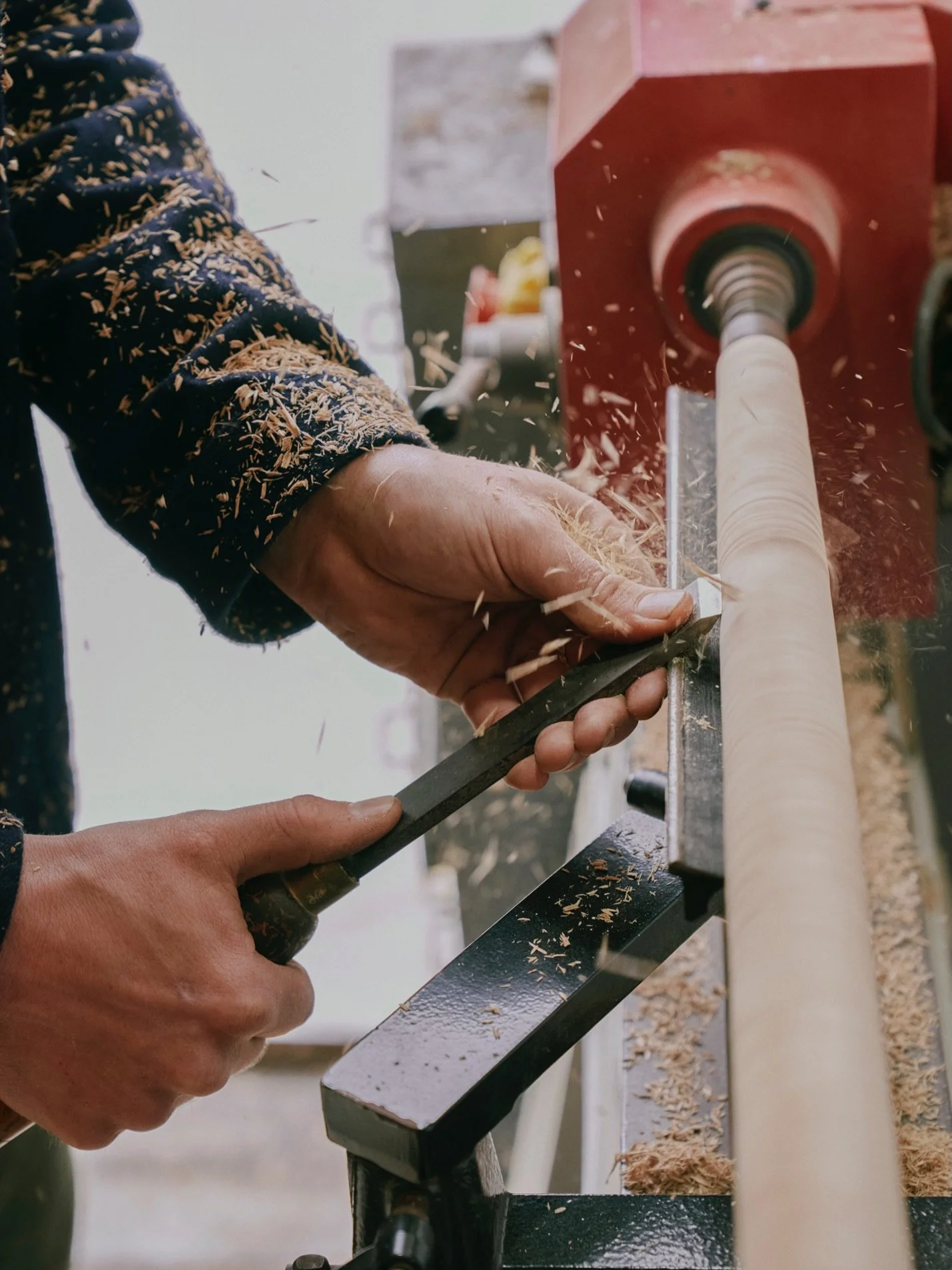 Preparing the under-frame of a Mawnan Bench, designed to provide stability without visual weight.

The Manwan Bench is one of my earliest designs, and has become a staple piece in the Mawnan range - a collection of 6 furniture pieces made from solid 