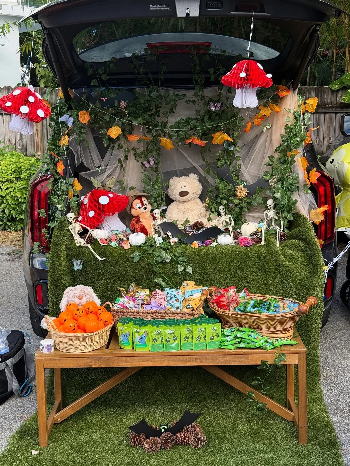 ForeverLawn truck or treat #k9grass #miamiturf