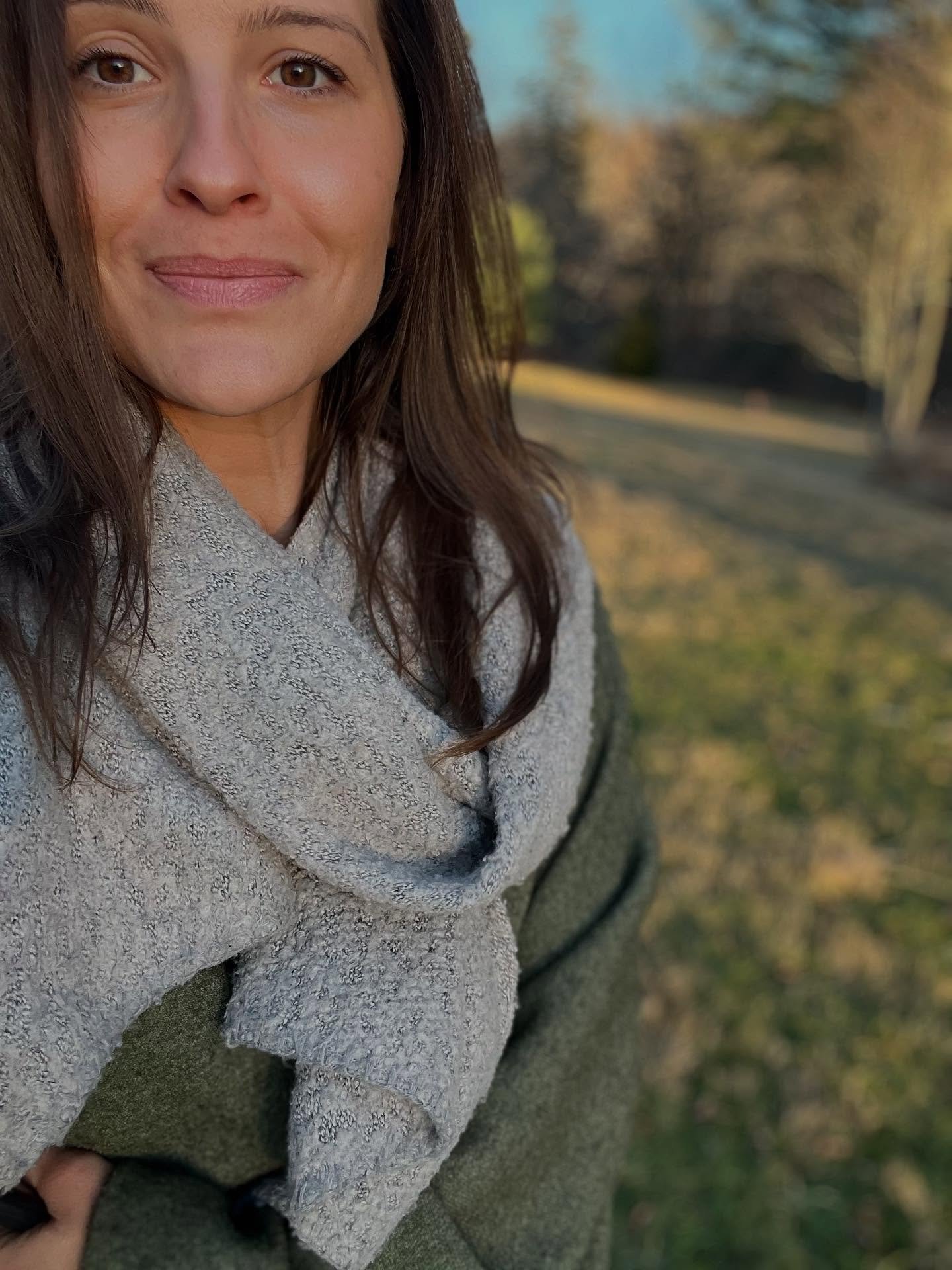 Welcome to Integral Ayurveda 🌱 
My name is Maya, and I am a certified Ayurvedic practitioner, yoga teacher out of the Kripalu School of Yoga and a trained, natural chef. I am happy to be here, and looking forward to connecting with and building a co