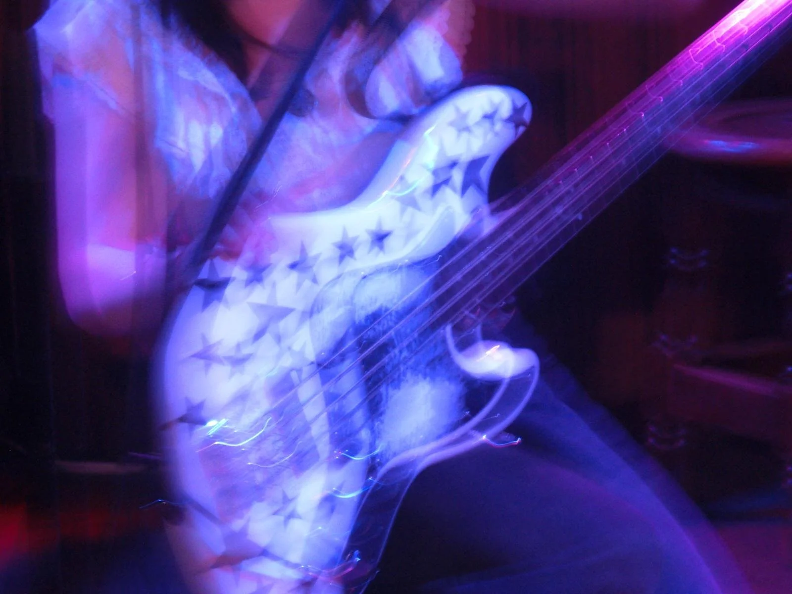 Gigs: Dancing In Your Bedroom