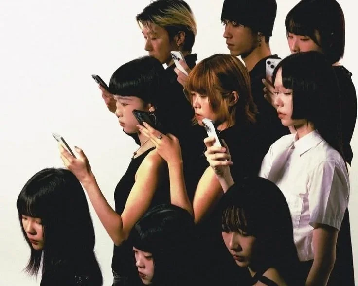 The Group Chat Shift: The move from public feeds to small, closed circles.