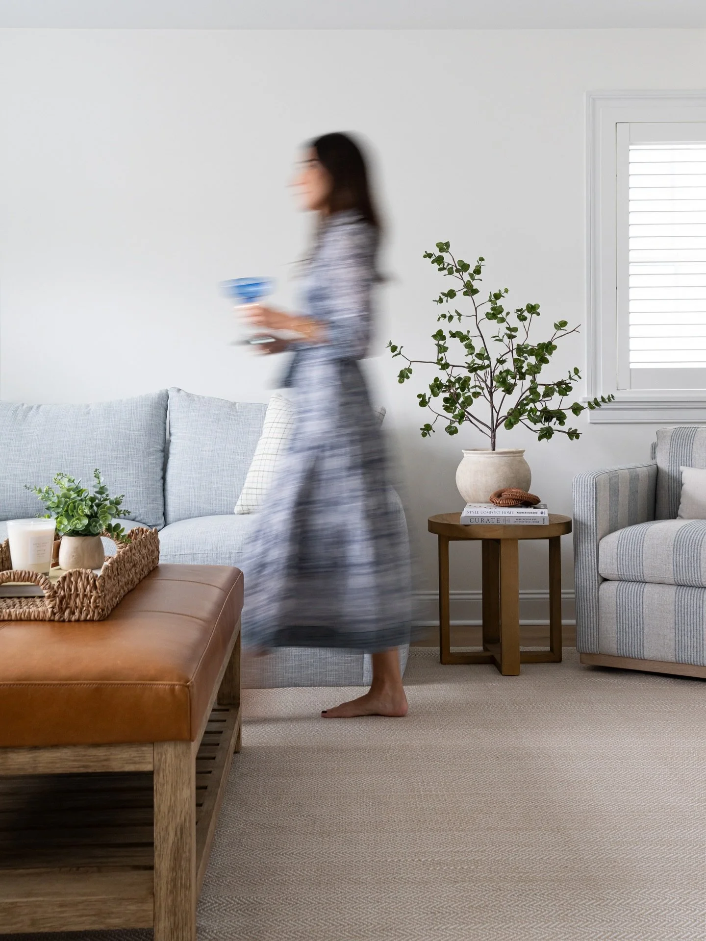 A space to unwind and enjoy the calm. 🌊🤍

Design: @colorandcrownid 
Photography: @ommediallc
