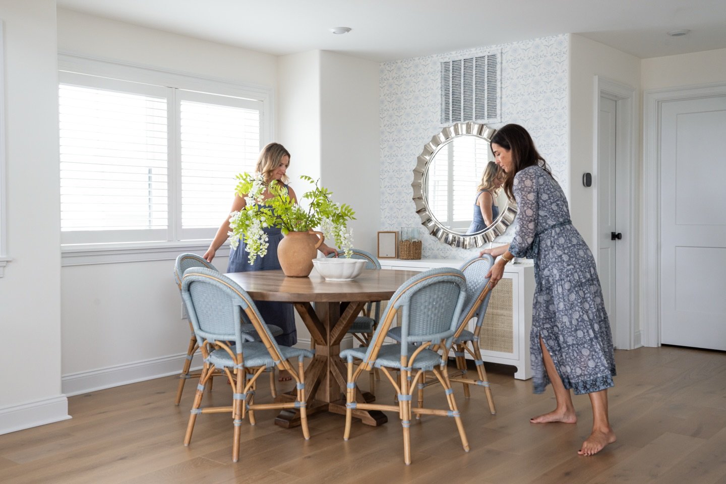 Ready to fall in love with your home again? 💛 From everyday mornings to hosting friends, a well-designed space should support how you actually live. Through a full-service design process, every detail is considered to create a home that feels both b