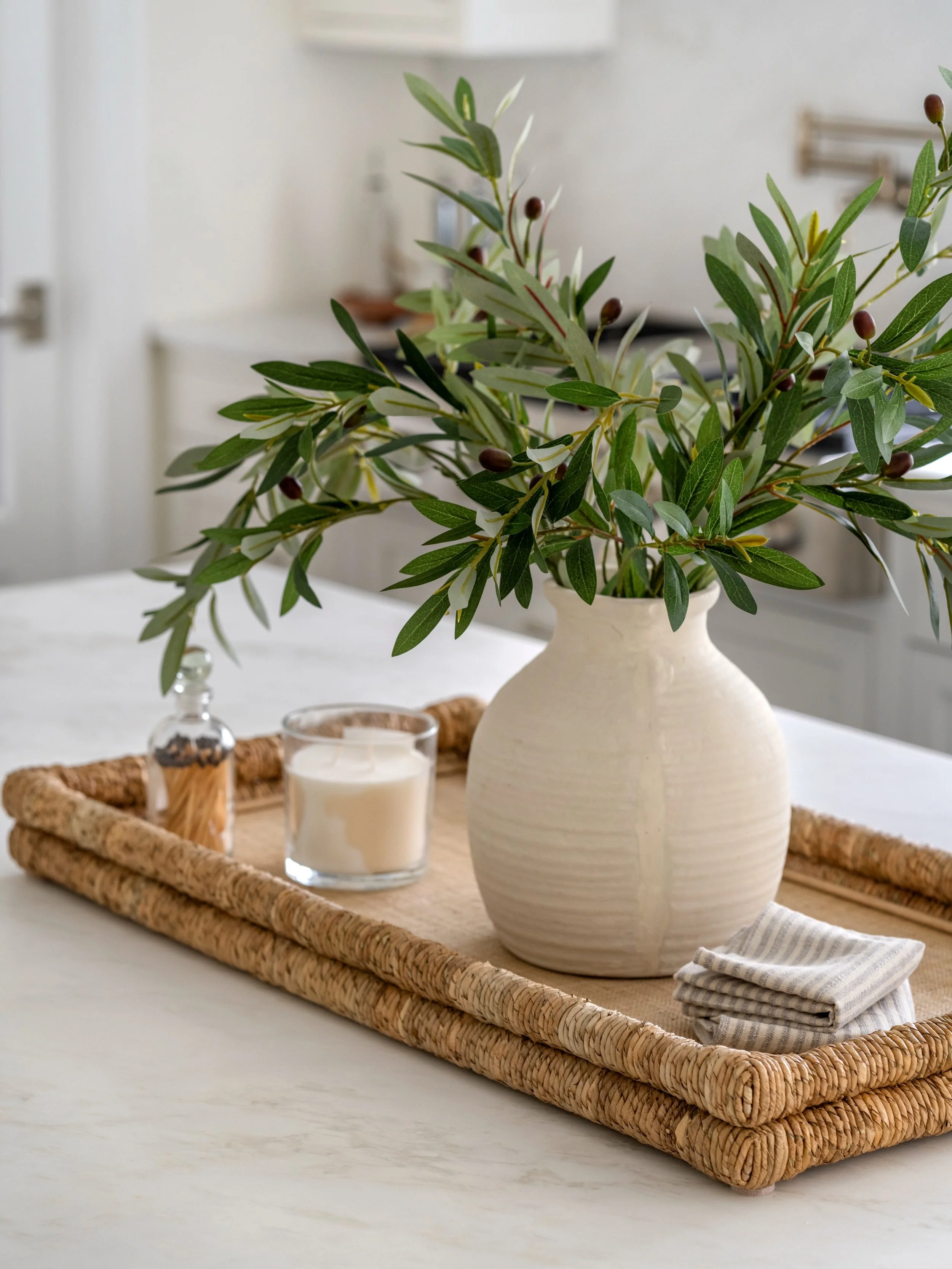 The finishing layers are what bring a kitchen to life. Simple details and natural texture make this island feel warm and collected. 🌿✨

Design: @colorandcrownid
Builder: @revivalcraftsmen @revivalbuilt 
Photography: @ommediallc