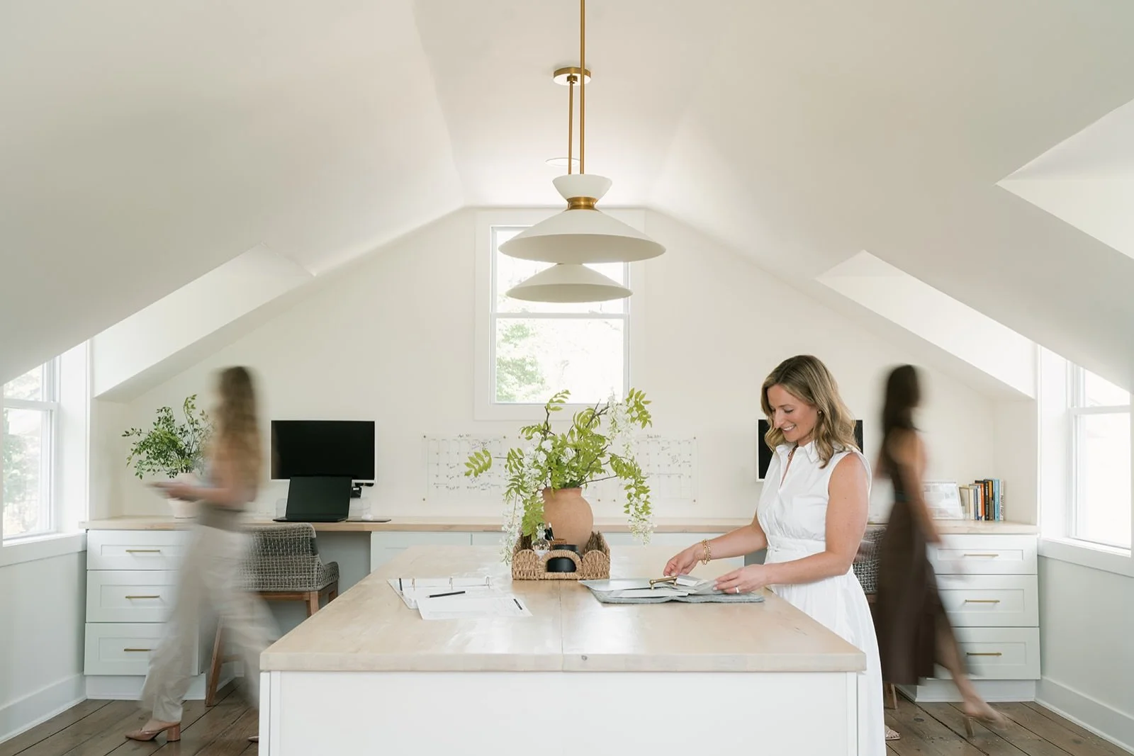 From the first conversation to the final install, our white-glove approach means every detail is handled with care and intention. The result is a home that feels cohesive, personal, and thoughtfully complete. 🏡✨

Studio: @colorandcrownid 
Photo: @gr