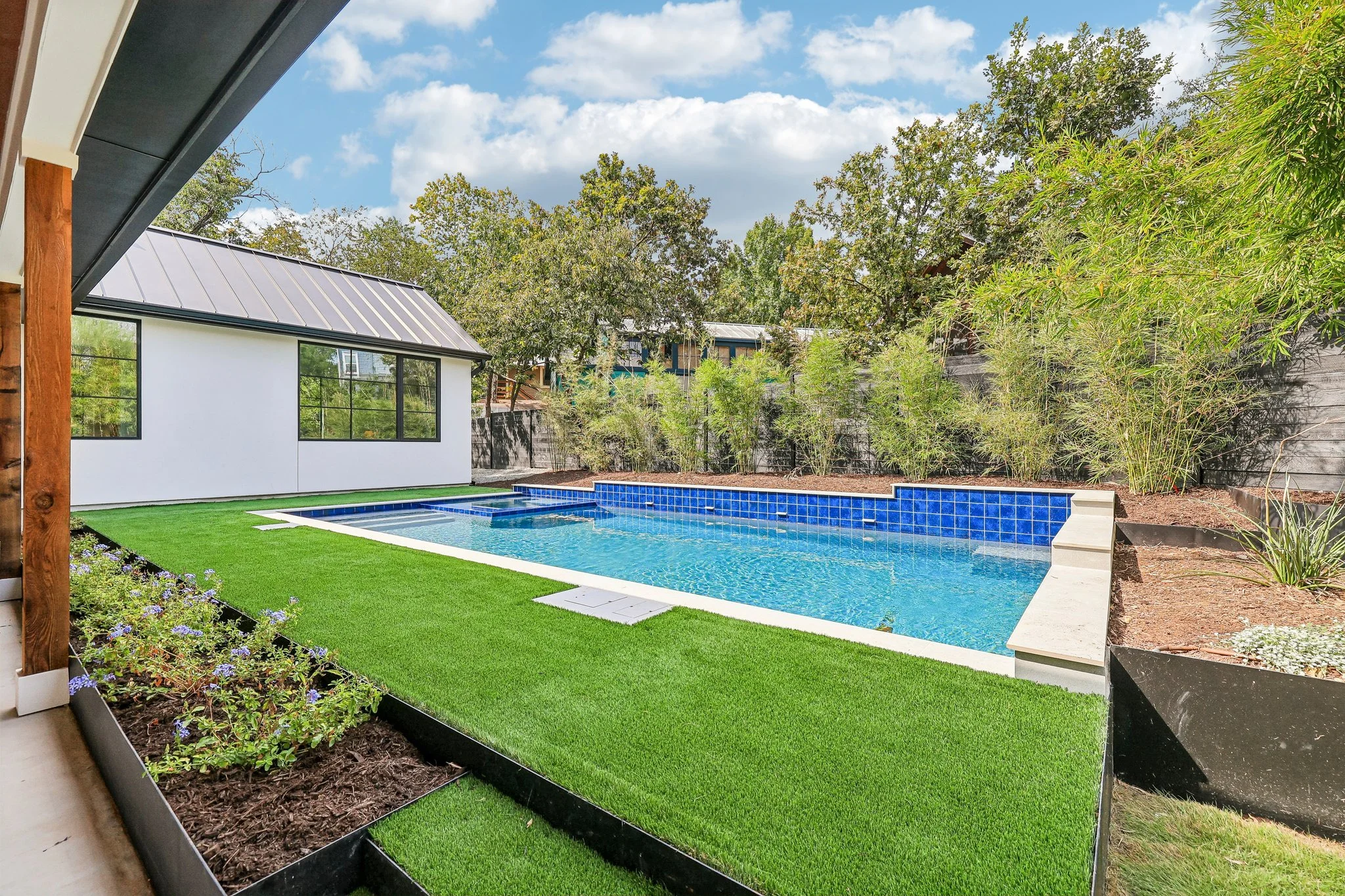 71-web-or-mls-Valeria St-S2609-071.jpg