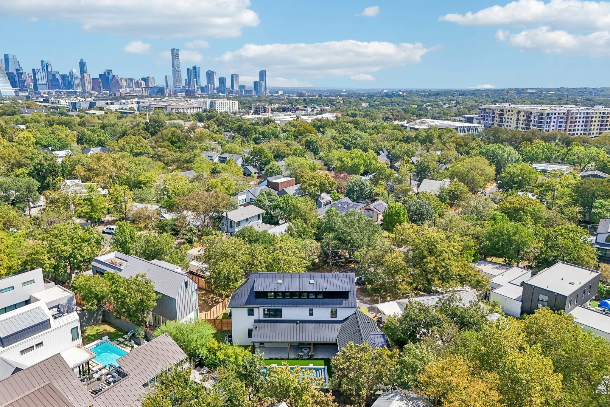 84-web-or-mls-Valeria St-S2609-084.jpg