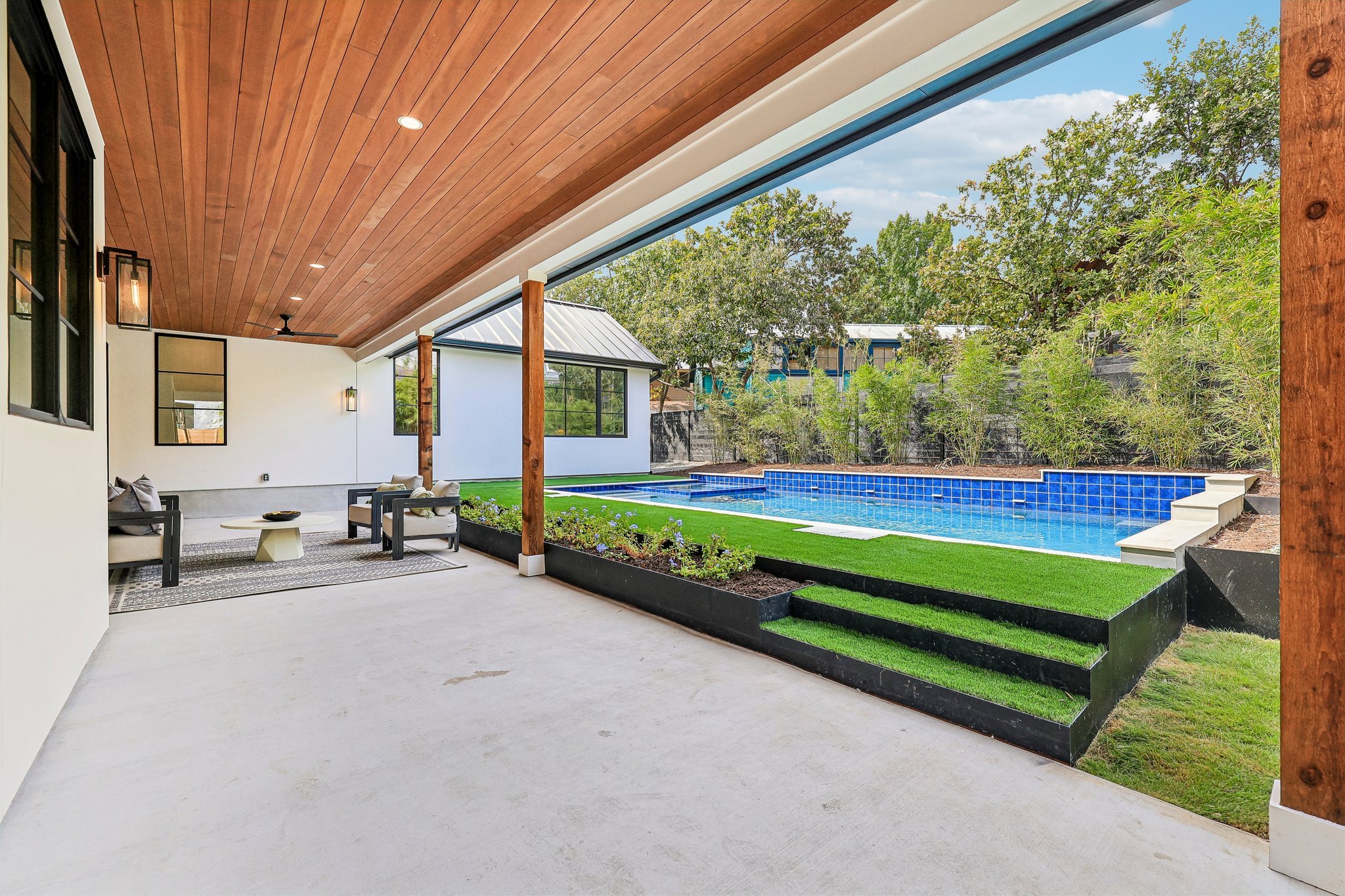 70-web-or-mls-Valeria St-S2609-070.jpg