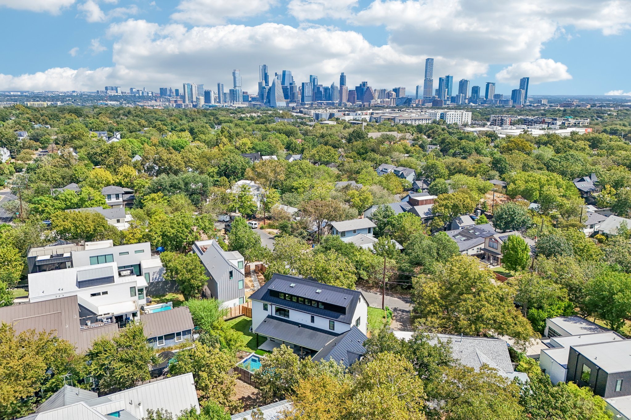 85-web-or-mls-Valeria St-S2609-085.jpg