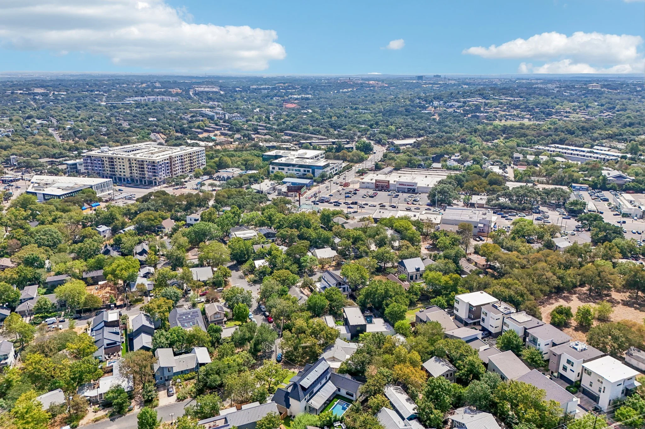 88-web-or-mls-Valeria St-S2609-088.jpg