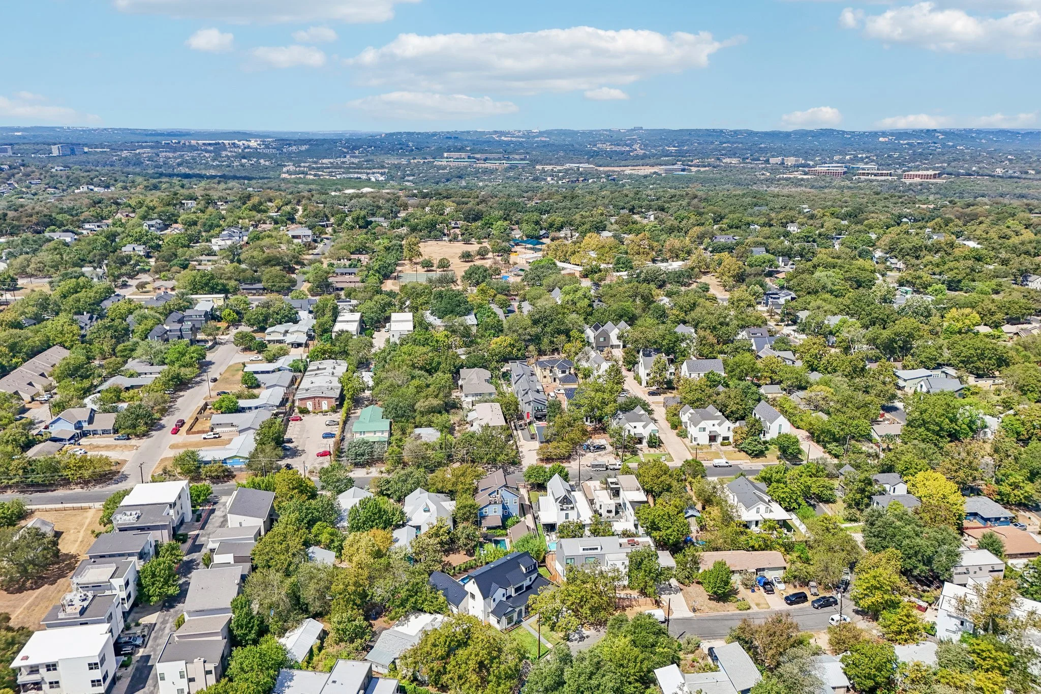 80-web-or-mls-Valeria St-S2609-080.jpg