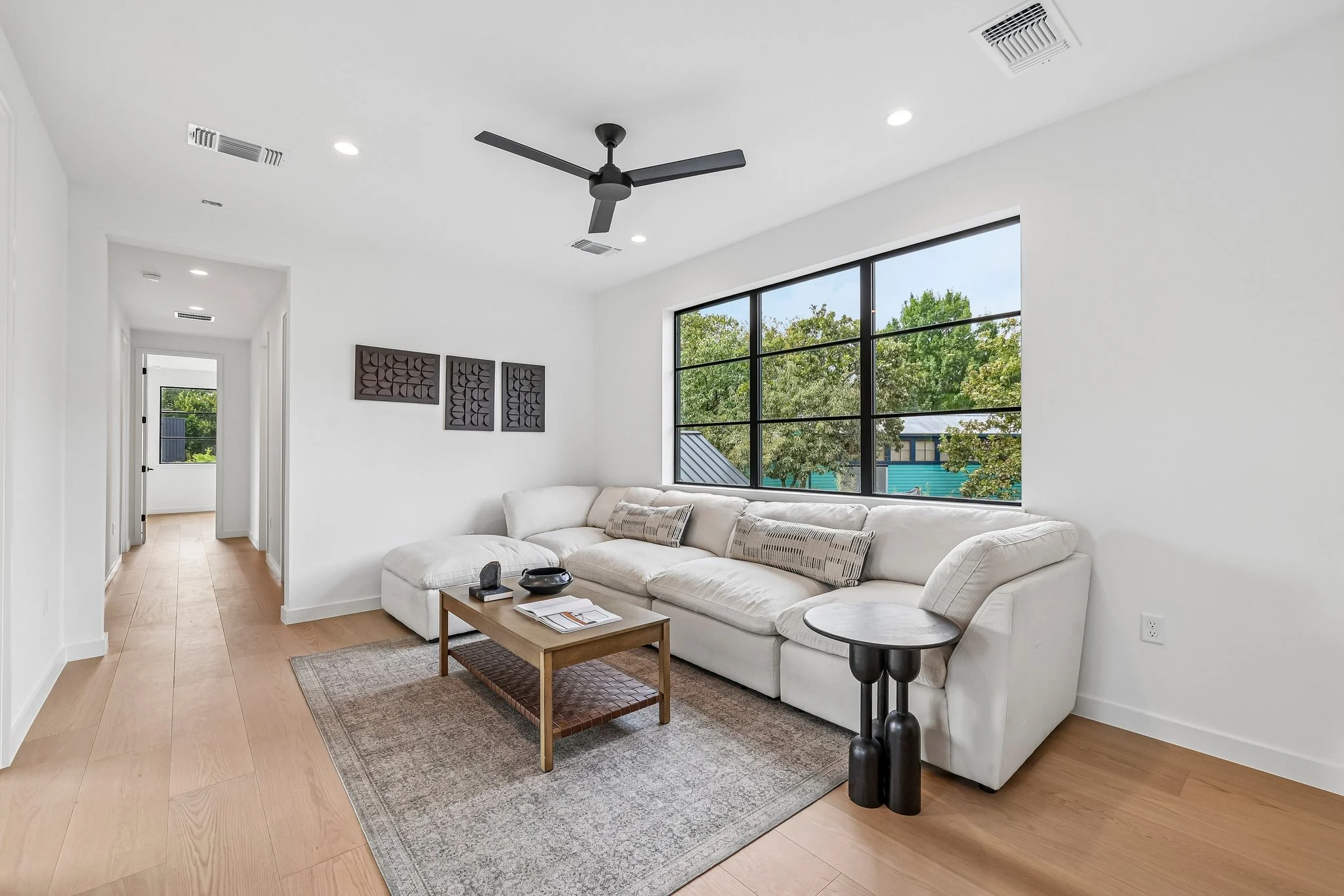 39-web-or-mls-Valeria St-S2609-039.jpg