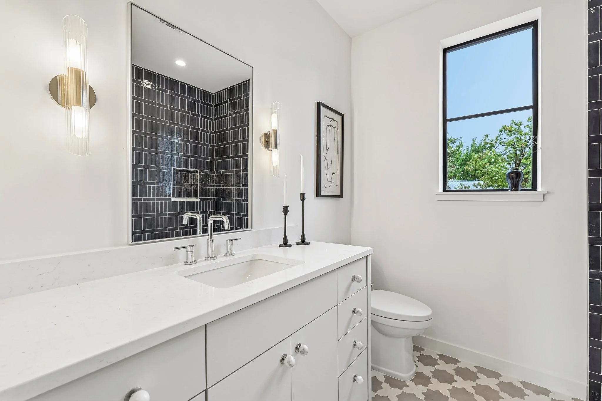 46-web-or-mls-Valeria St-S2609-046.jpg
