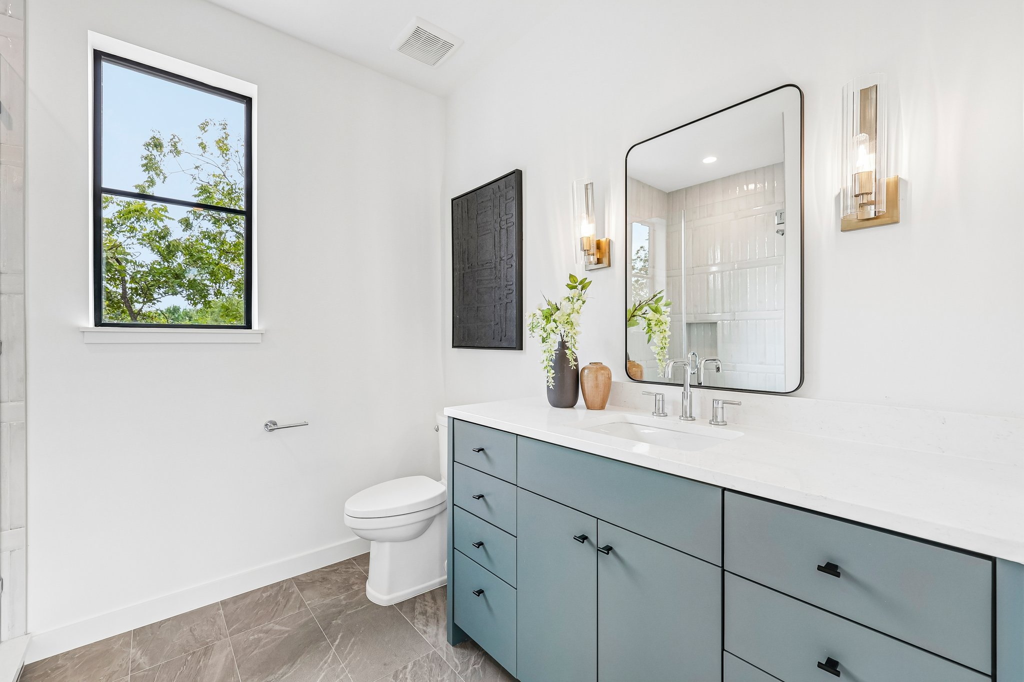 41-web-or-mls-Valeria St-S2609-041.jpg