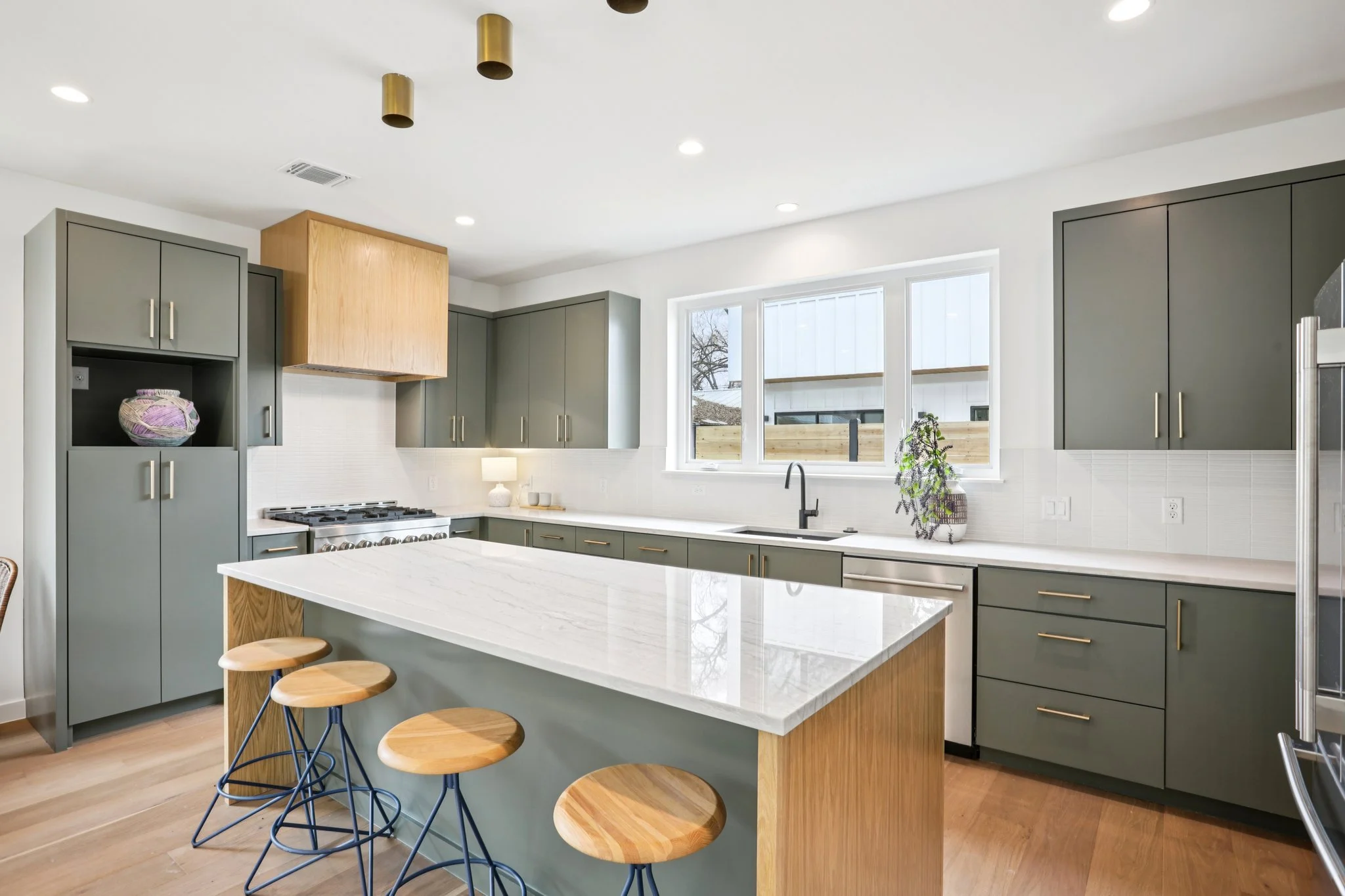 1-web-or-mls-Garwood St 2-S2202-011.jpg