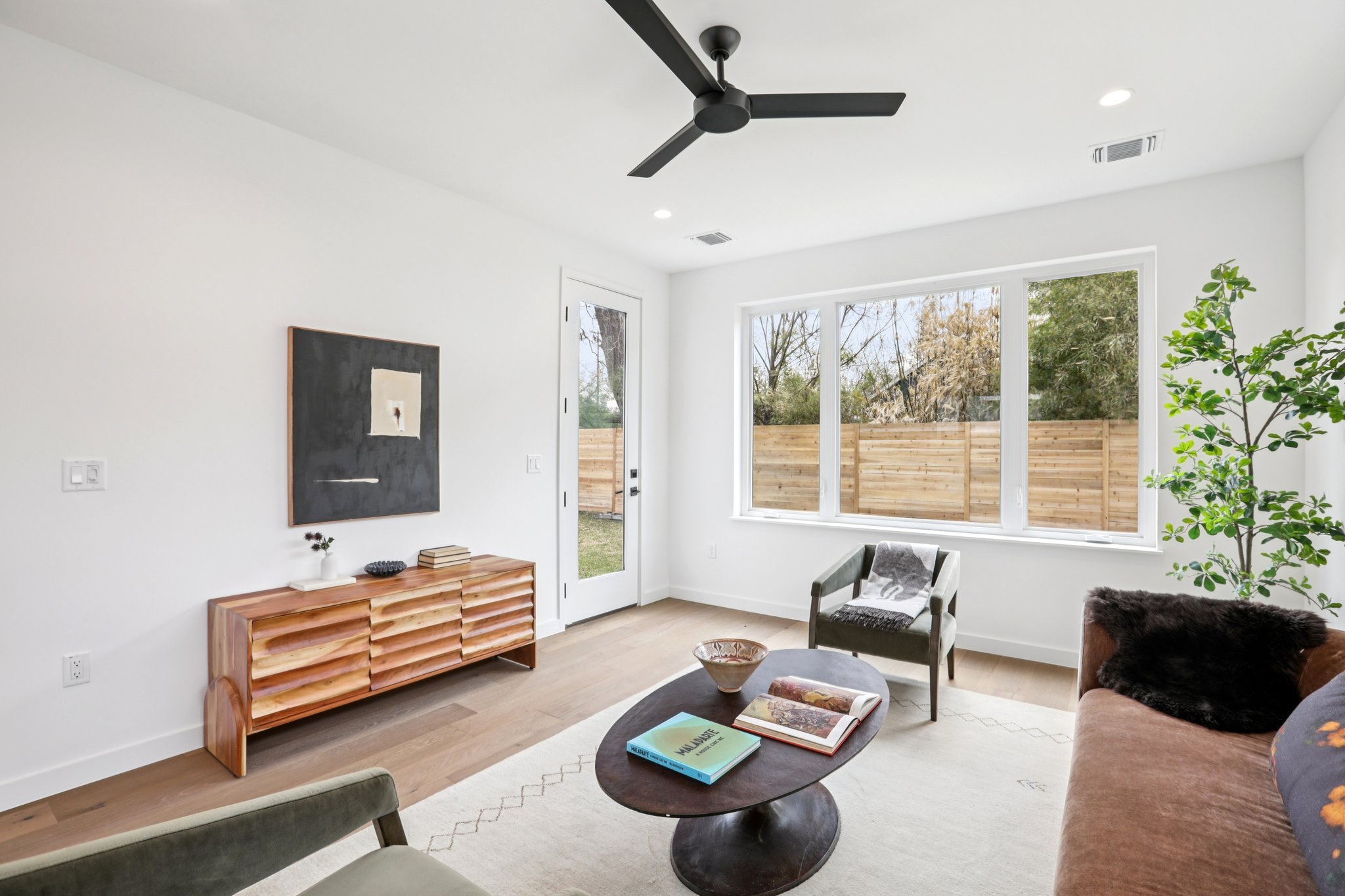 7-web-or-mls-Garwood St 2-S2202-009.jpg