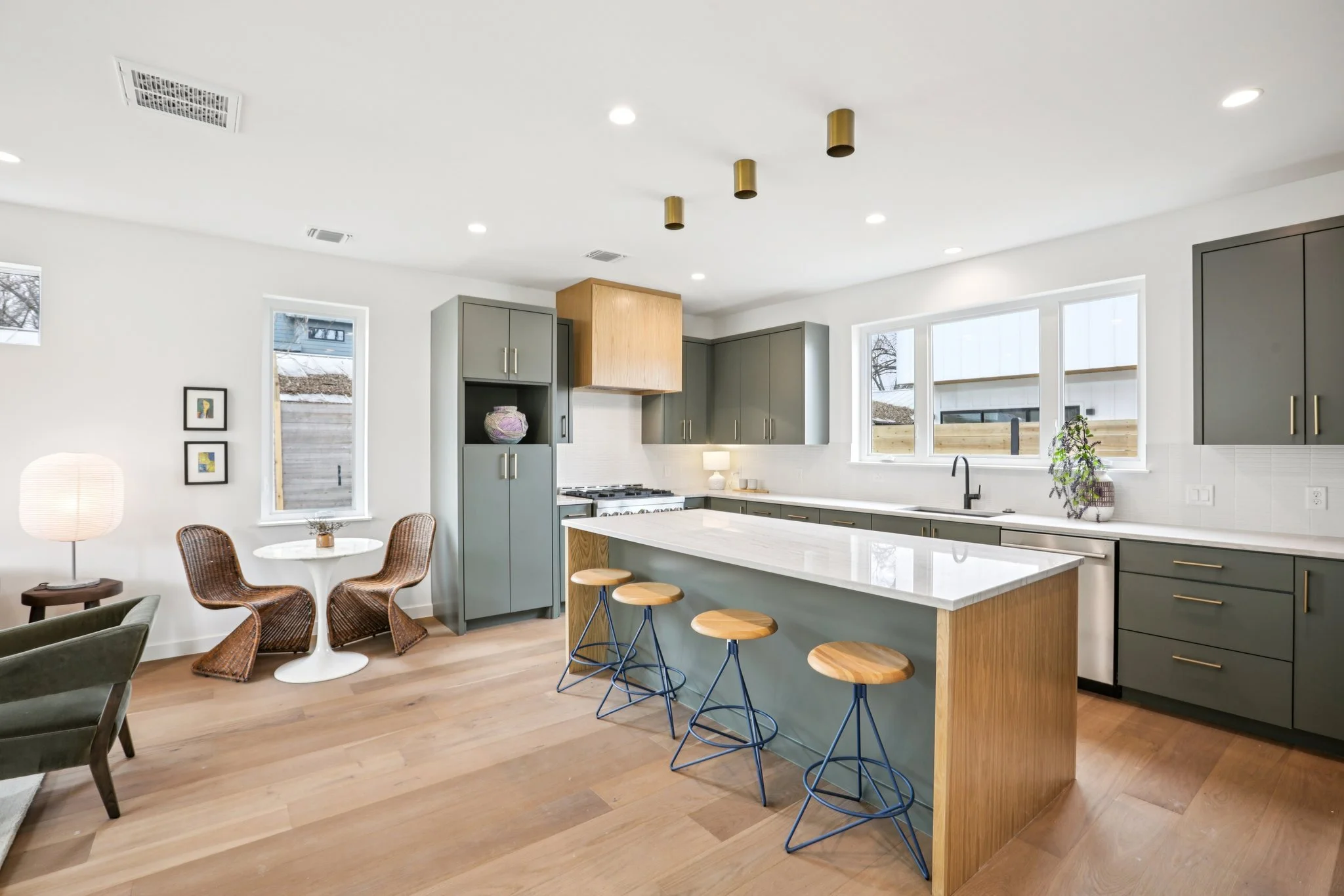 4-web-or-mls-Garwood St 2-S2202-010.jpg