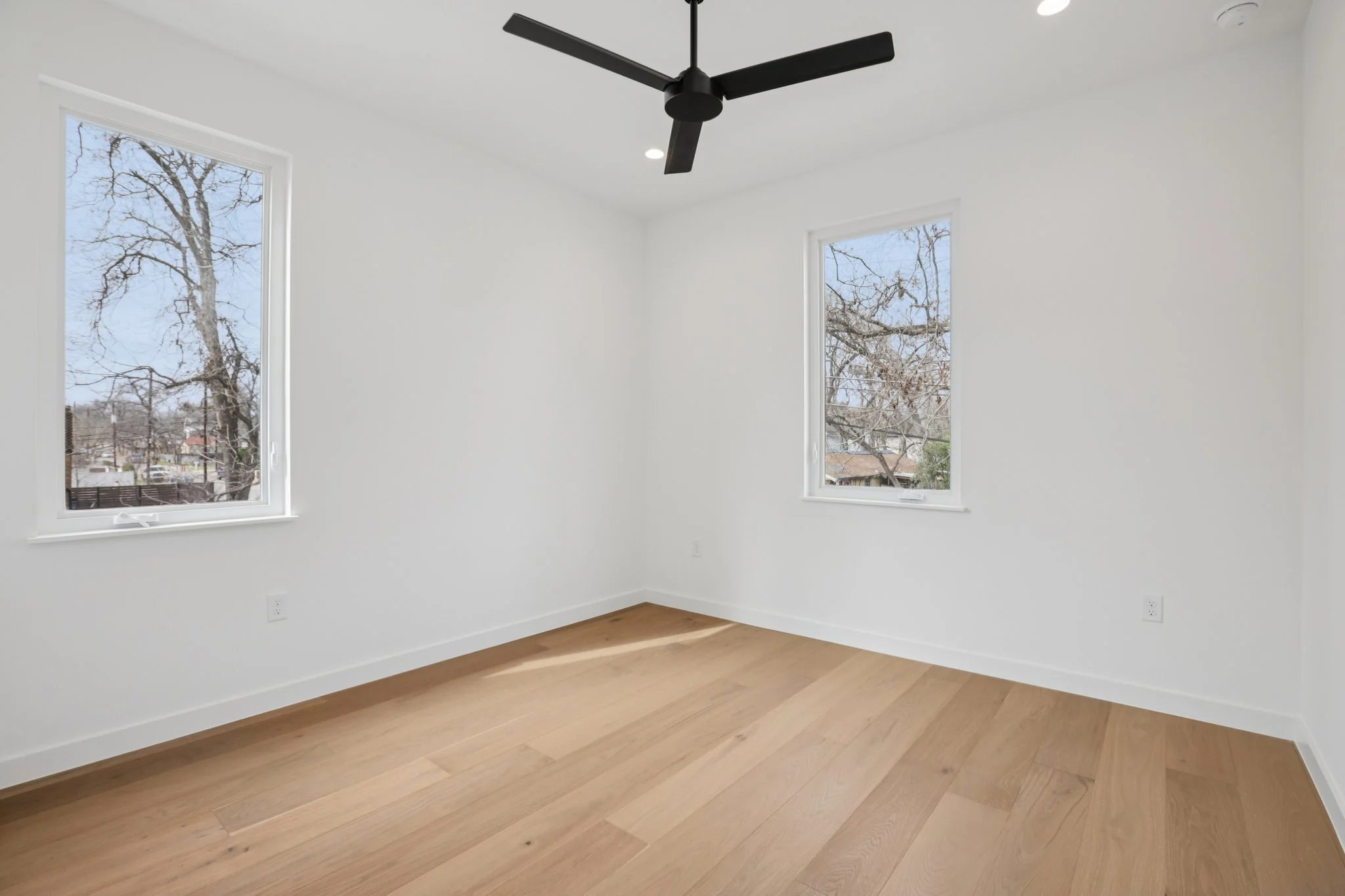 24-web-or-mls-Garwood St 1-S2102-046.jpg