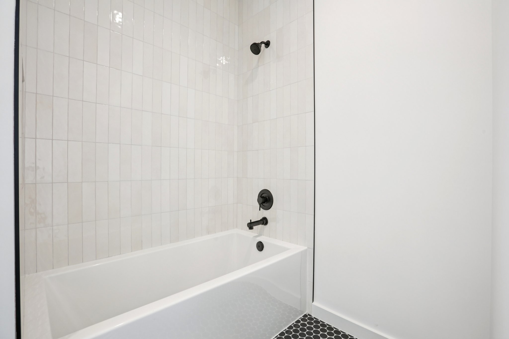 19-web-or-mls-Garwood St 2-S2202-041.jpg