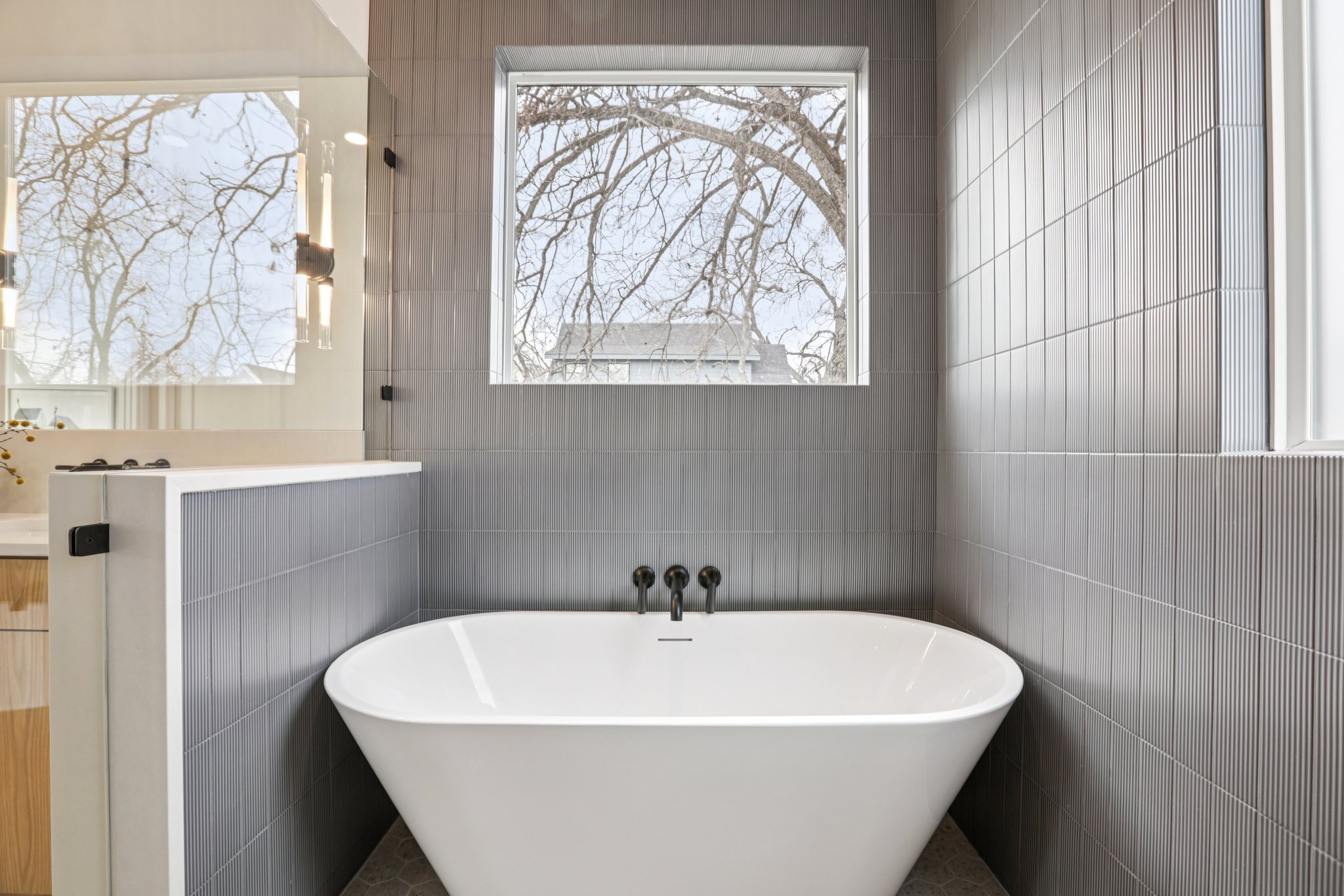 14-web-or-mls-Garwood St 2-S2202-028.jpg