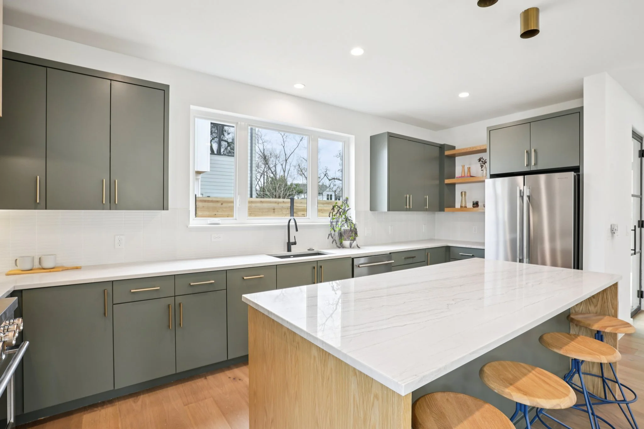 9-web-or-mls-Garwood St 2-S2202-014.jpg