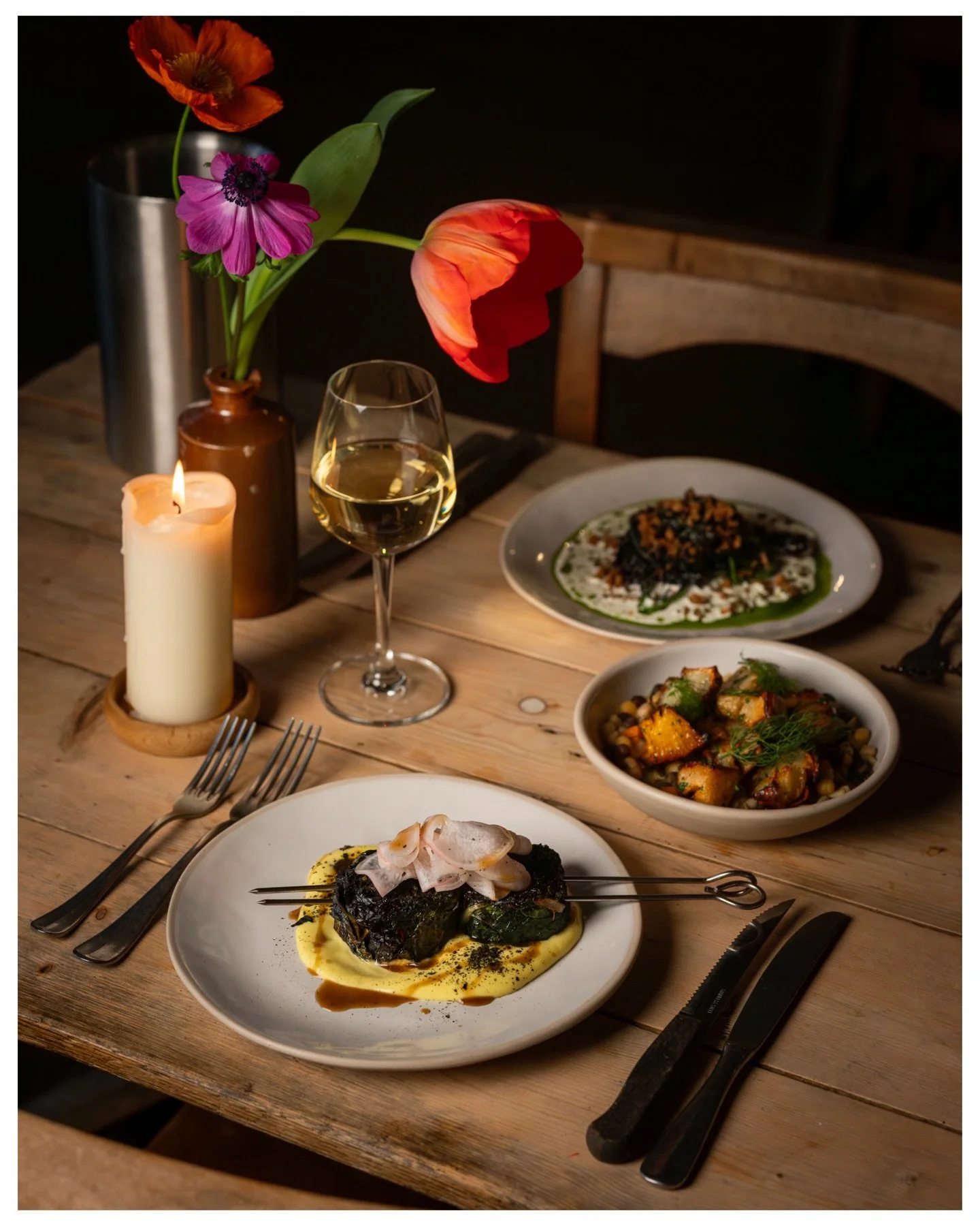 The golden hour glow at the beautiful @nancarrowfarm shots for @greatcornishfood. Every aspect of Nancarrow is magic ~ from their working farm and gardens, to their beautiful restored barns where they host feast nights and events ~ it&rsquo;s a must 