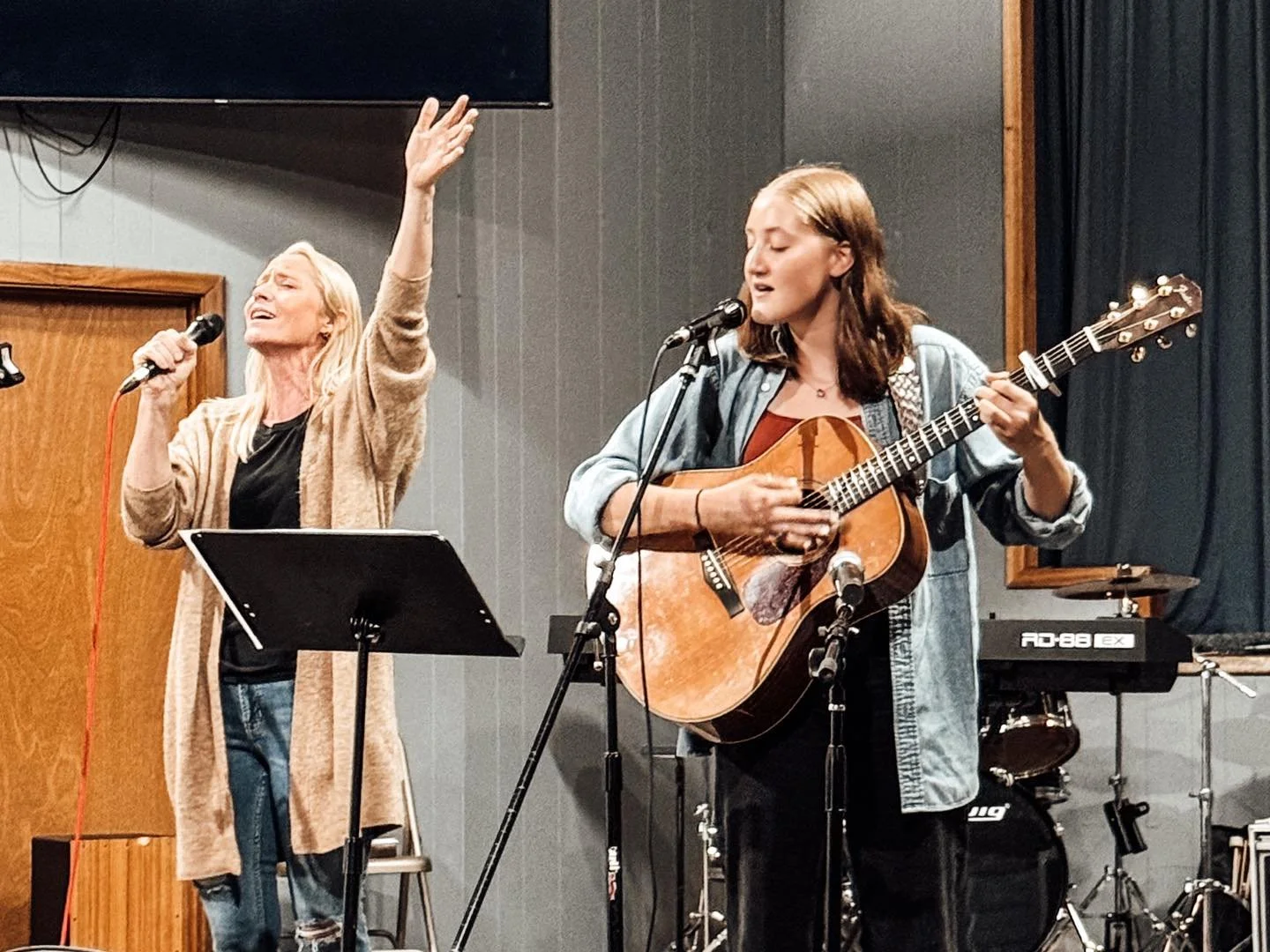 SATURDAY RECAP 🙌🏼

The Church isn&rsquo;t the building. It&rsquo;s the people. And we&rsquo;re so grateful for every person that worshiped with us Saturday. ❤️

Thank you Jesus for FREEDOM!

See you Wednesday &amp; Saturday, fam.