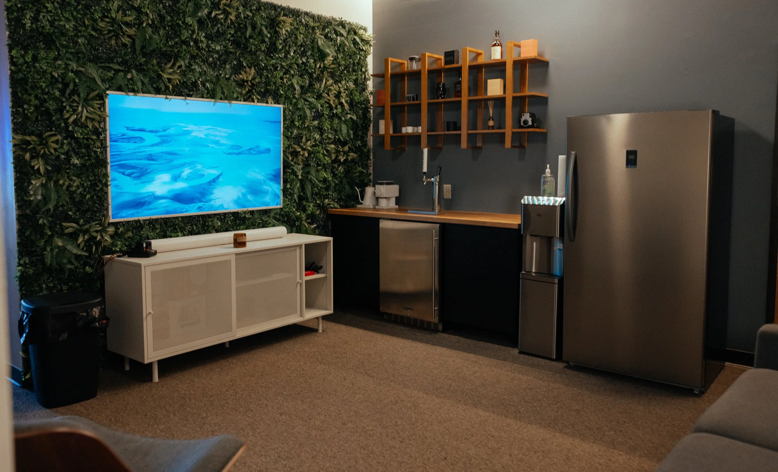 Skinny Jeans studio in Kansas City area with an LED wall for photo and video production. Commercial, film, social, corporate, people, portraits, lifestyle, action, music videos and photography can all be filmed or photographed on an LED wall.