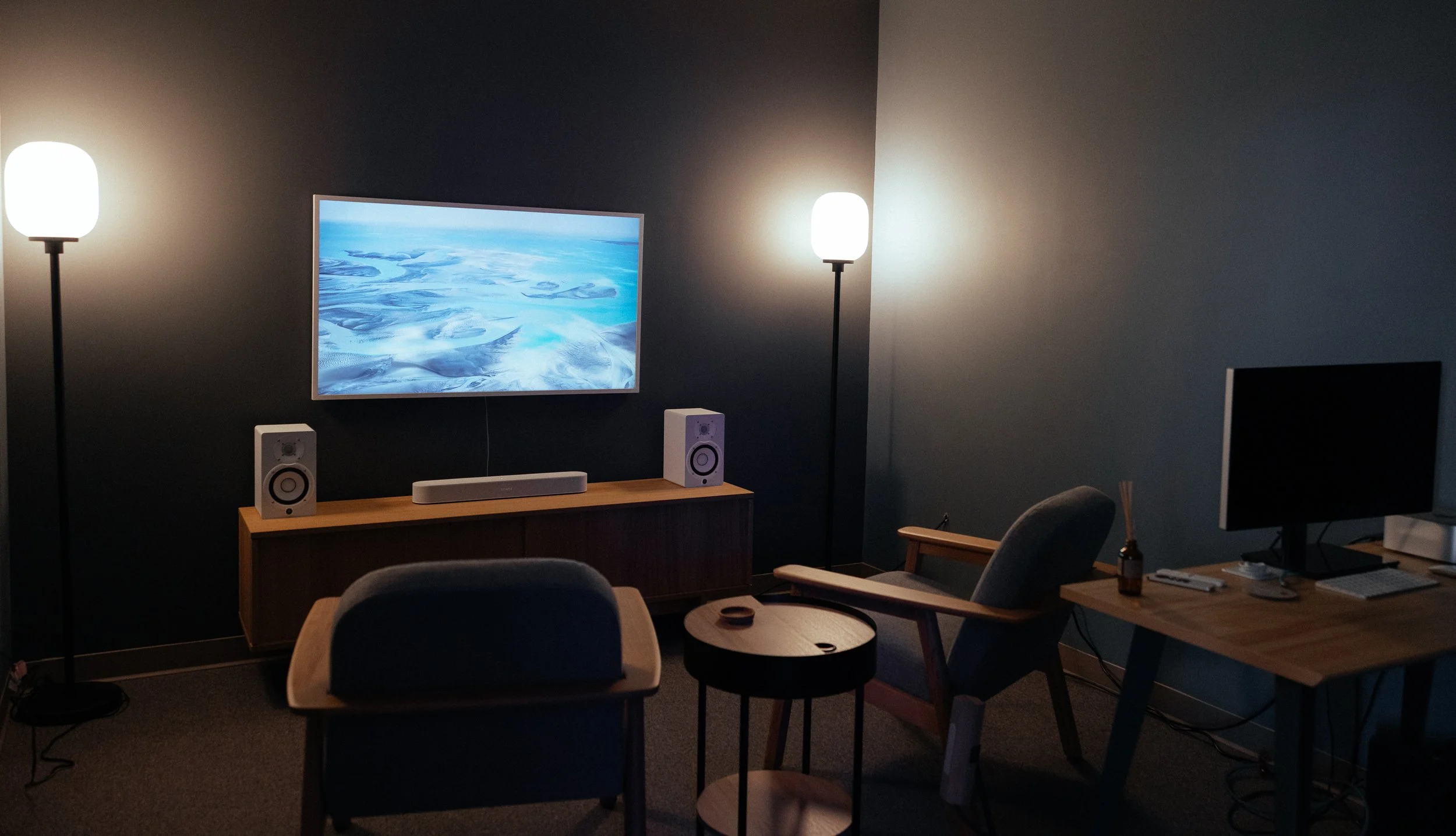 Skinny Jeans studio in Kansas City area with an LED wall for photo and video production. Commercial, film, social, corporate, people, portraits, lifestyle, action, music videos and photography can all be filmed or photographed on an LED wall.