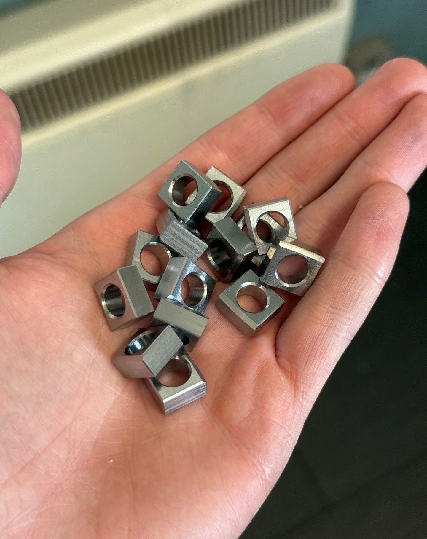 Happy Monday everyone! 

We start off the week with these tight tolerance washers - made from gauge plate! 🥳 

We have upcoming capacity on our machines for the end of May/start of June‼️ 

01246 473 337 📞